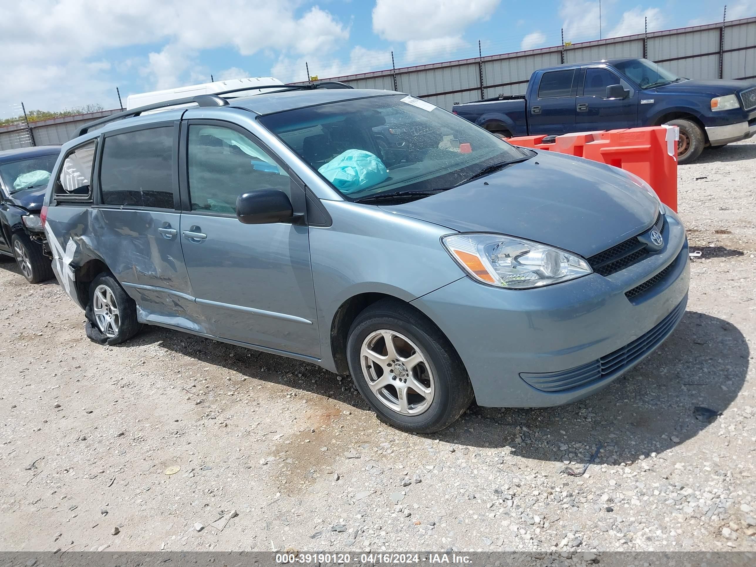 TOYOTA SIENNA 2004 5tdza23c24s151317