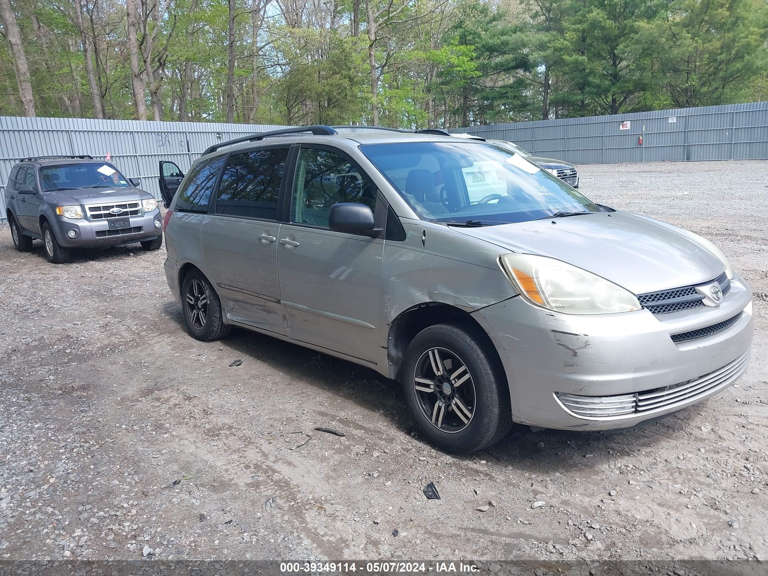 TOYOTA SIENNA 2004 5tdza23c44s135300