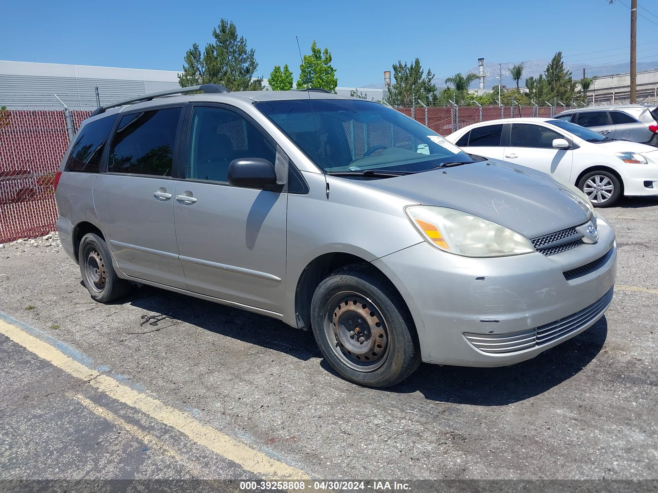 TOYOTA SIENNA 2005 5tdza23c45s262257