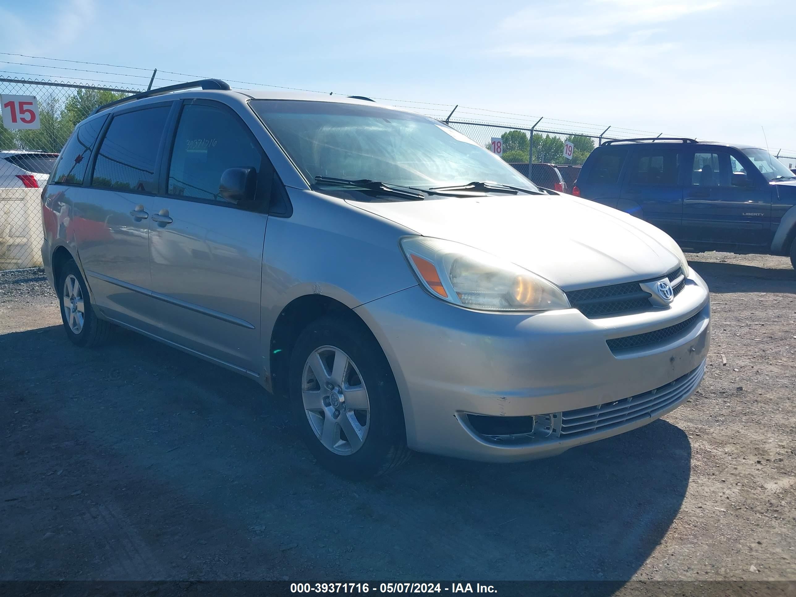 TOYOTA SIENNA 2004 5tdza23c64s143723