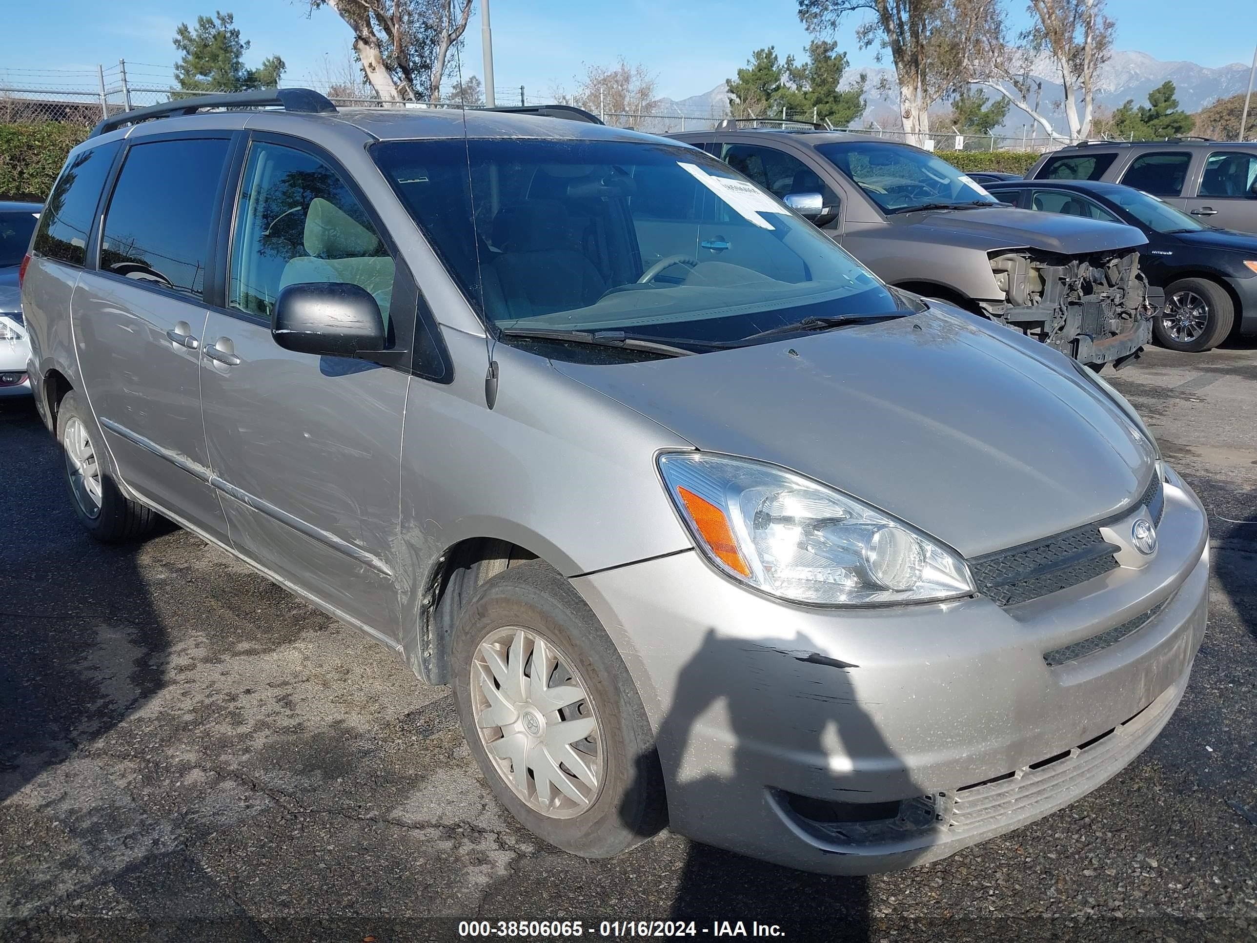 TOYOTA SIENNA 2004 5tdza23c74s154598