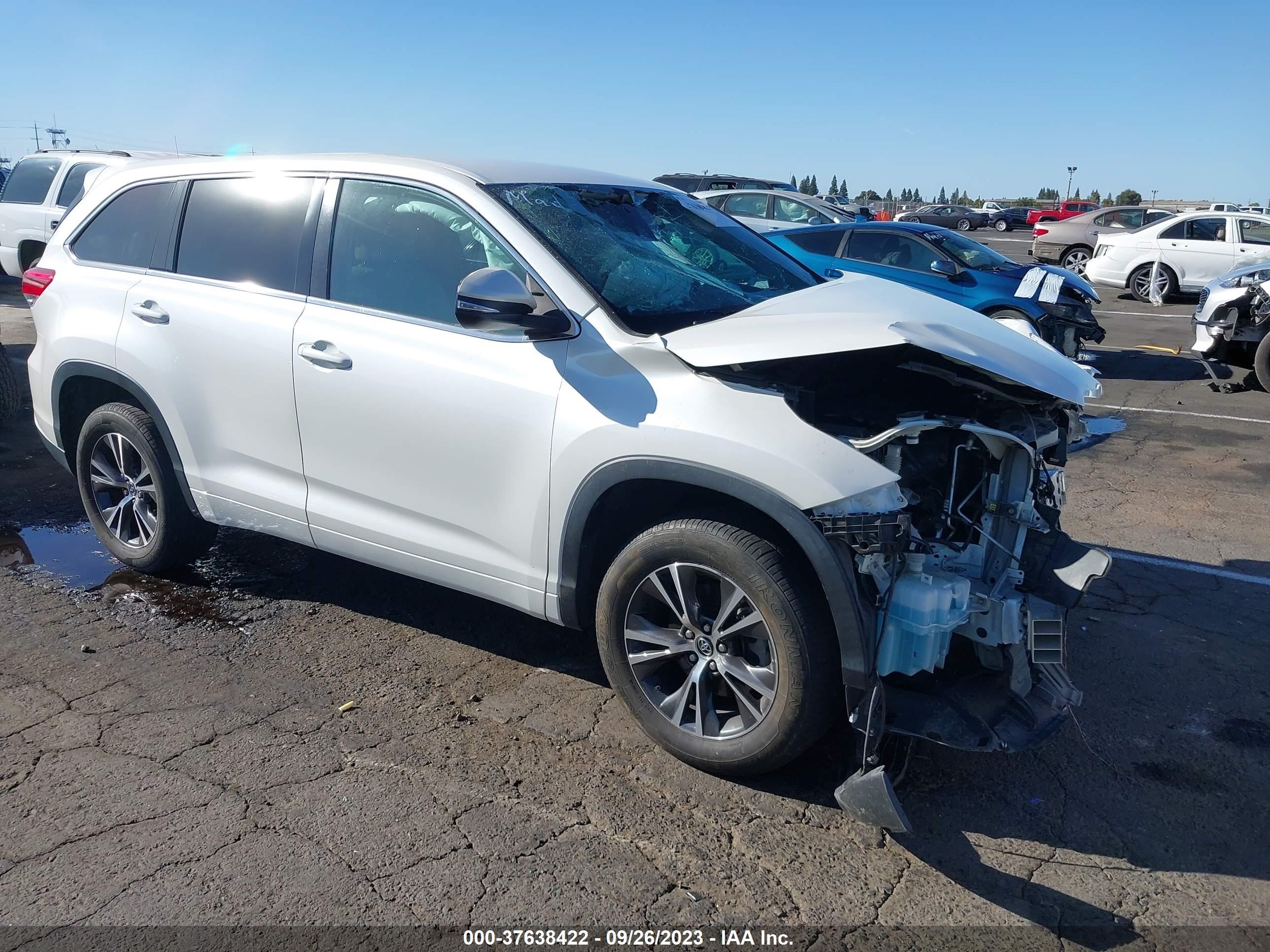 TOYOTA HIGHLANDER 2018 5tdzarfh3js034261