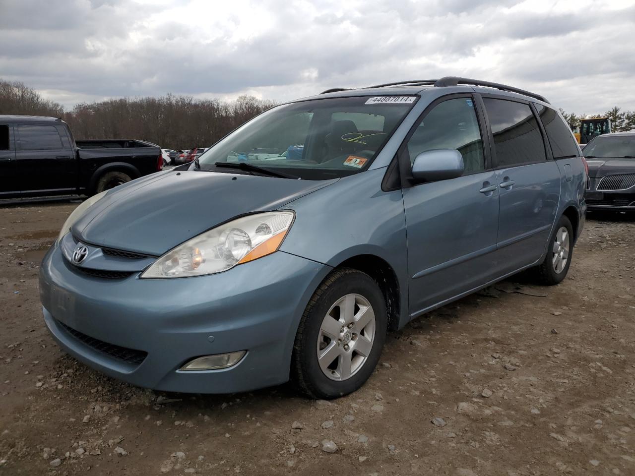 TOYOTA SIENNA 2009 5tdzk22c09s277147