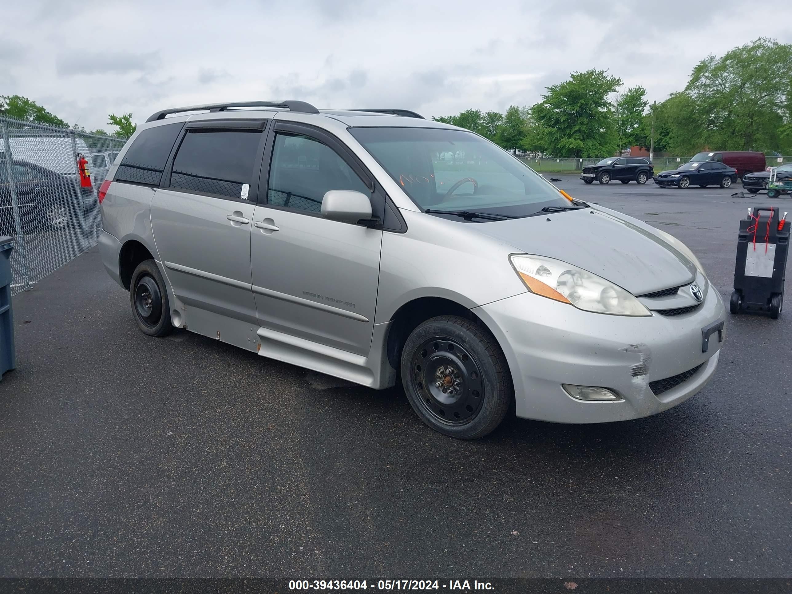 TOYOTA SIENNA 2008 5tdzk22c18s114599