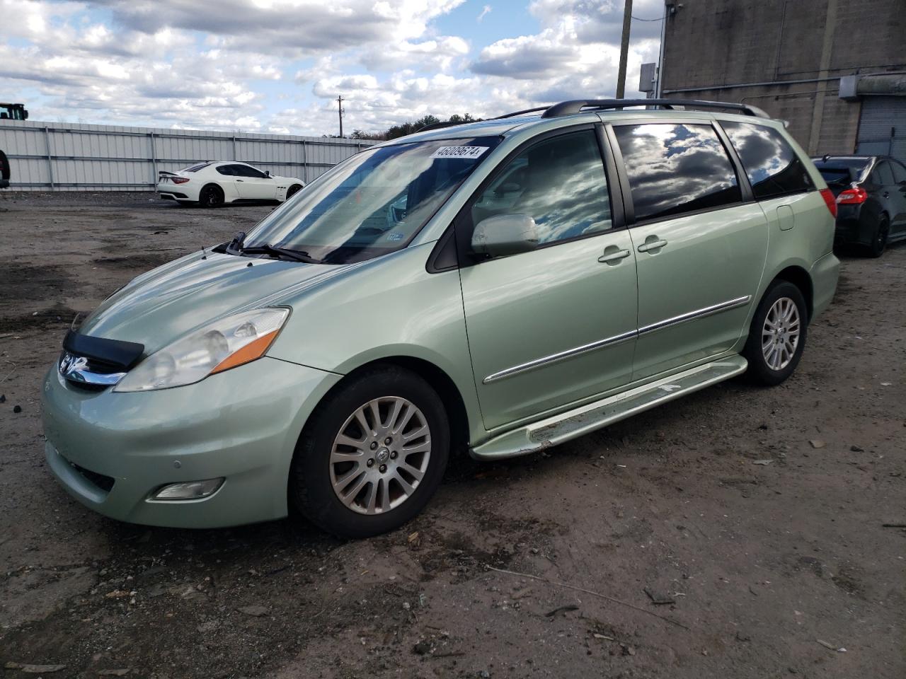 TOYOTA SIENNA 2008 5tdzk22c58s145872