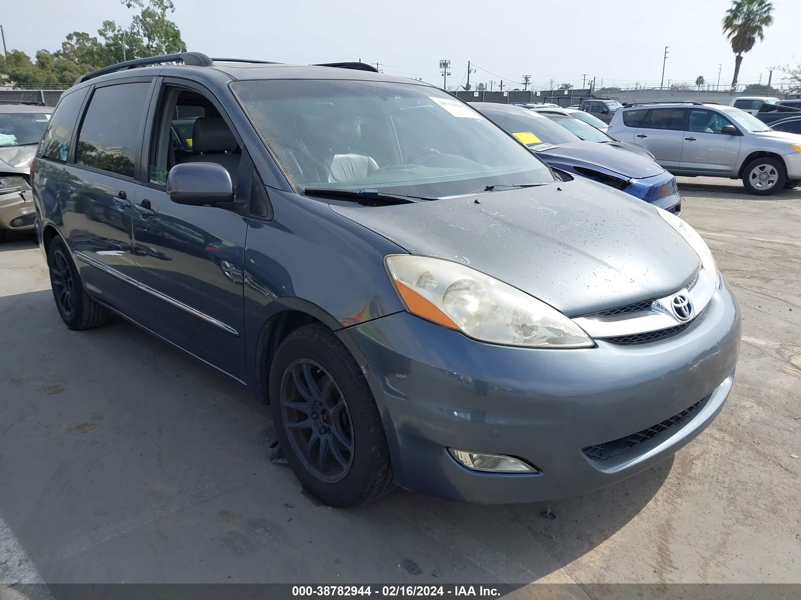 TOYOTA SIENNA 2008 5tdzk22c88s142870