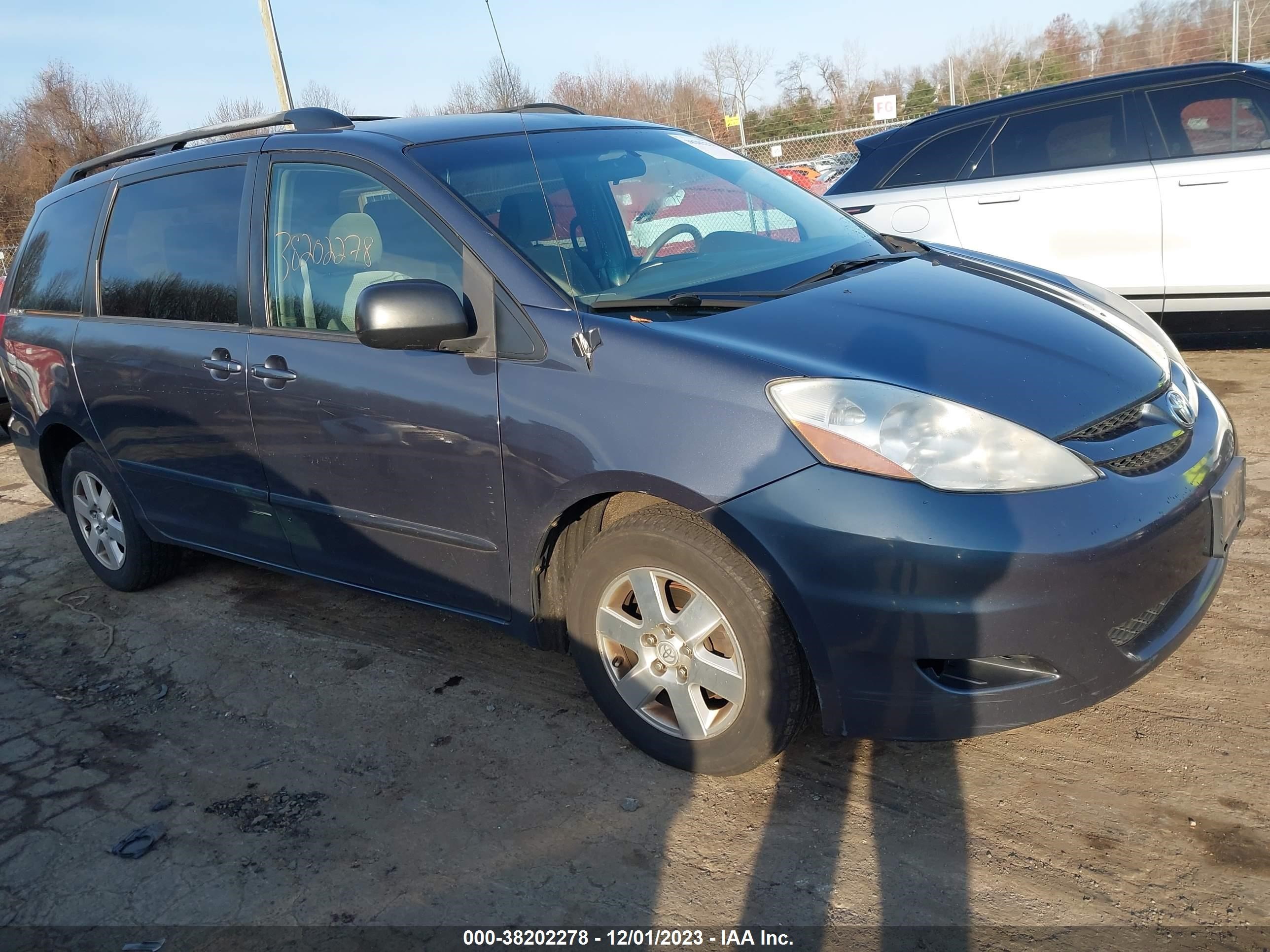 TOYOTA SIENNA 2008 5tdzk23c08s173125