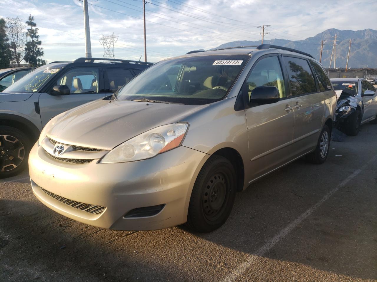 TOYOTA SIENNA 2007 5tdzk23c37s037330