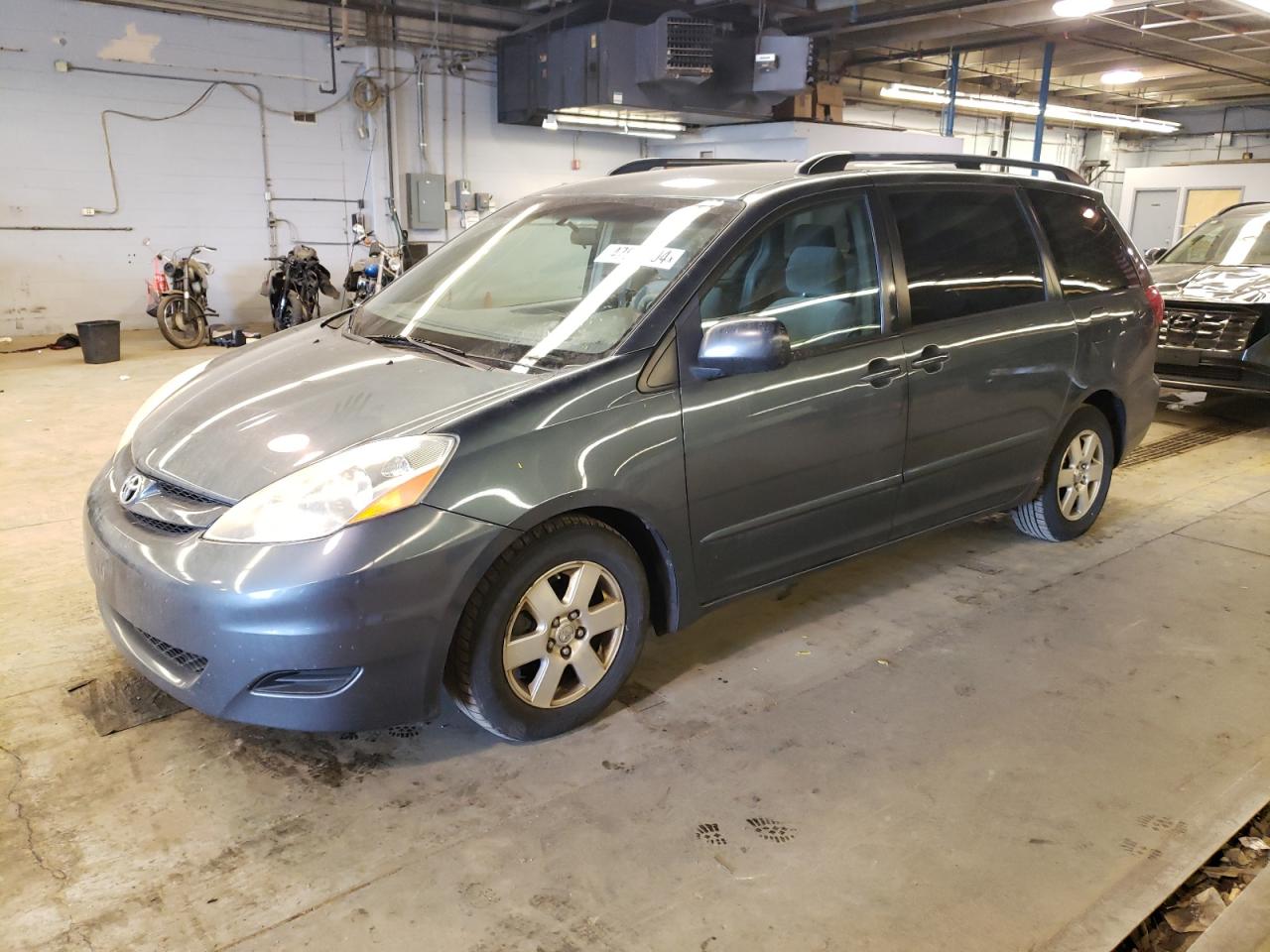 TOYOTA SIENNA 2008 5tdzk23c38s135596