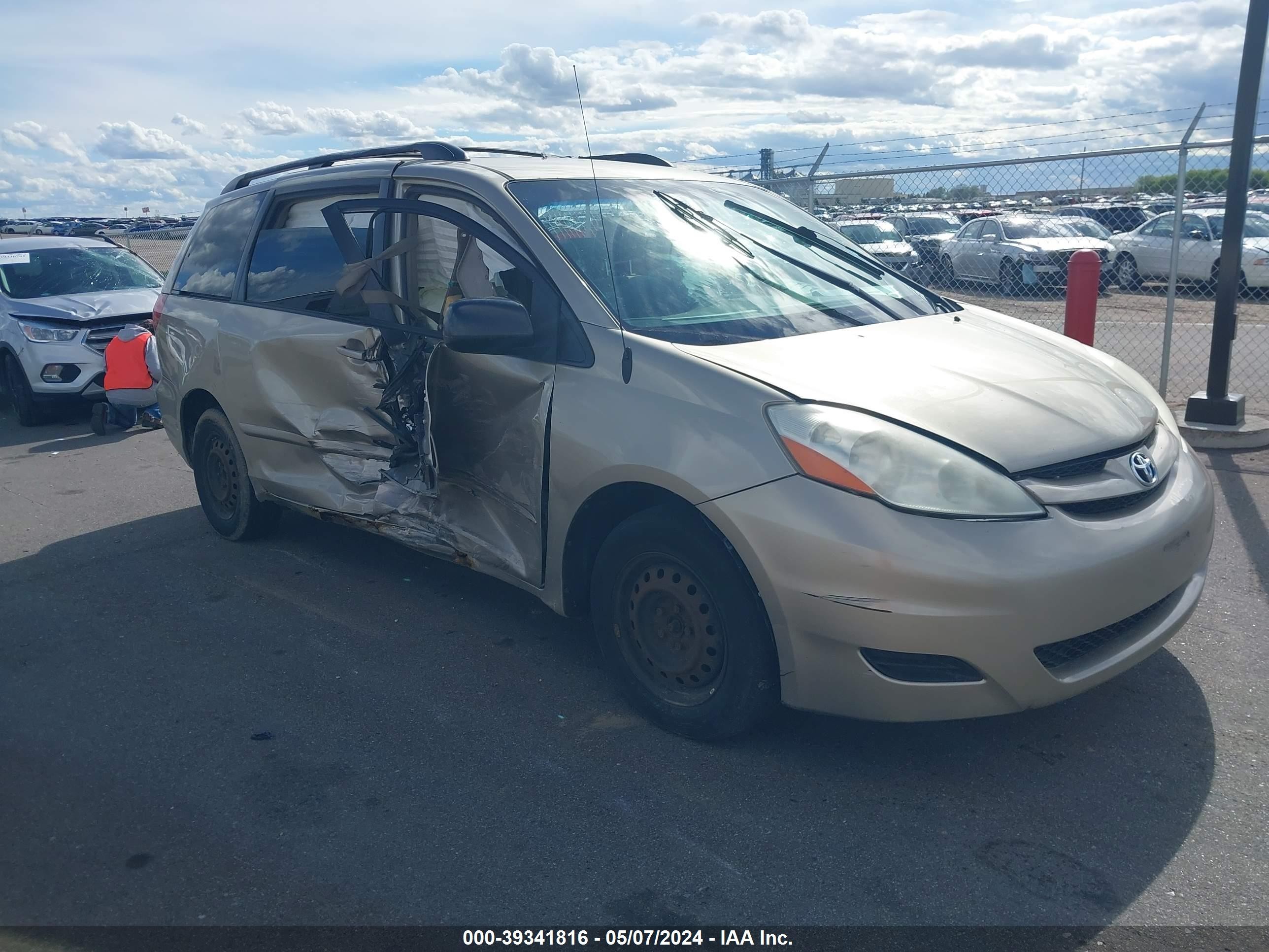 TOYOTA SIENNA 2008 5tdzk23c38s143097