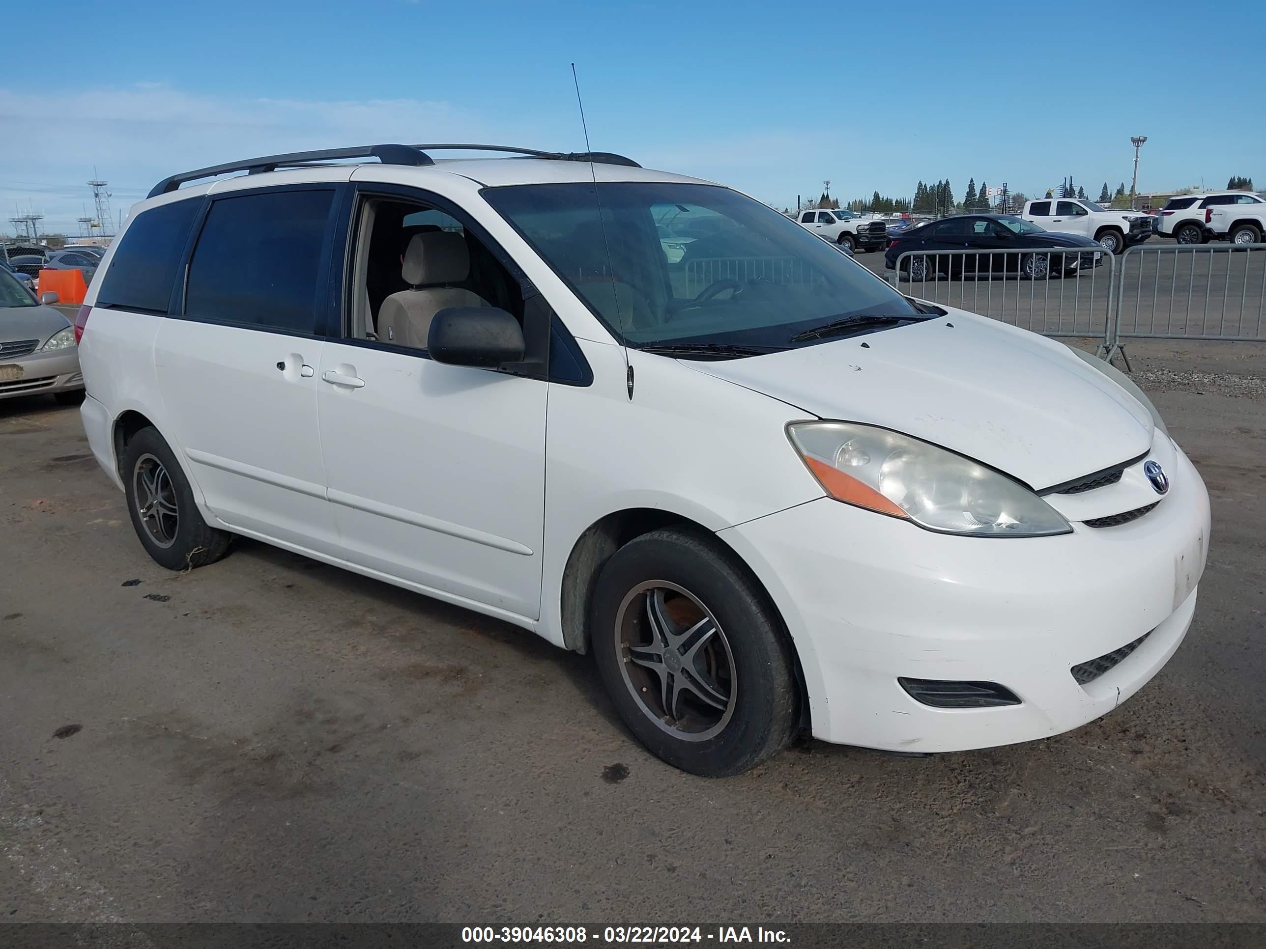 TOYOTA SIENNA 2008 5tdzk23c48s214078