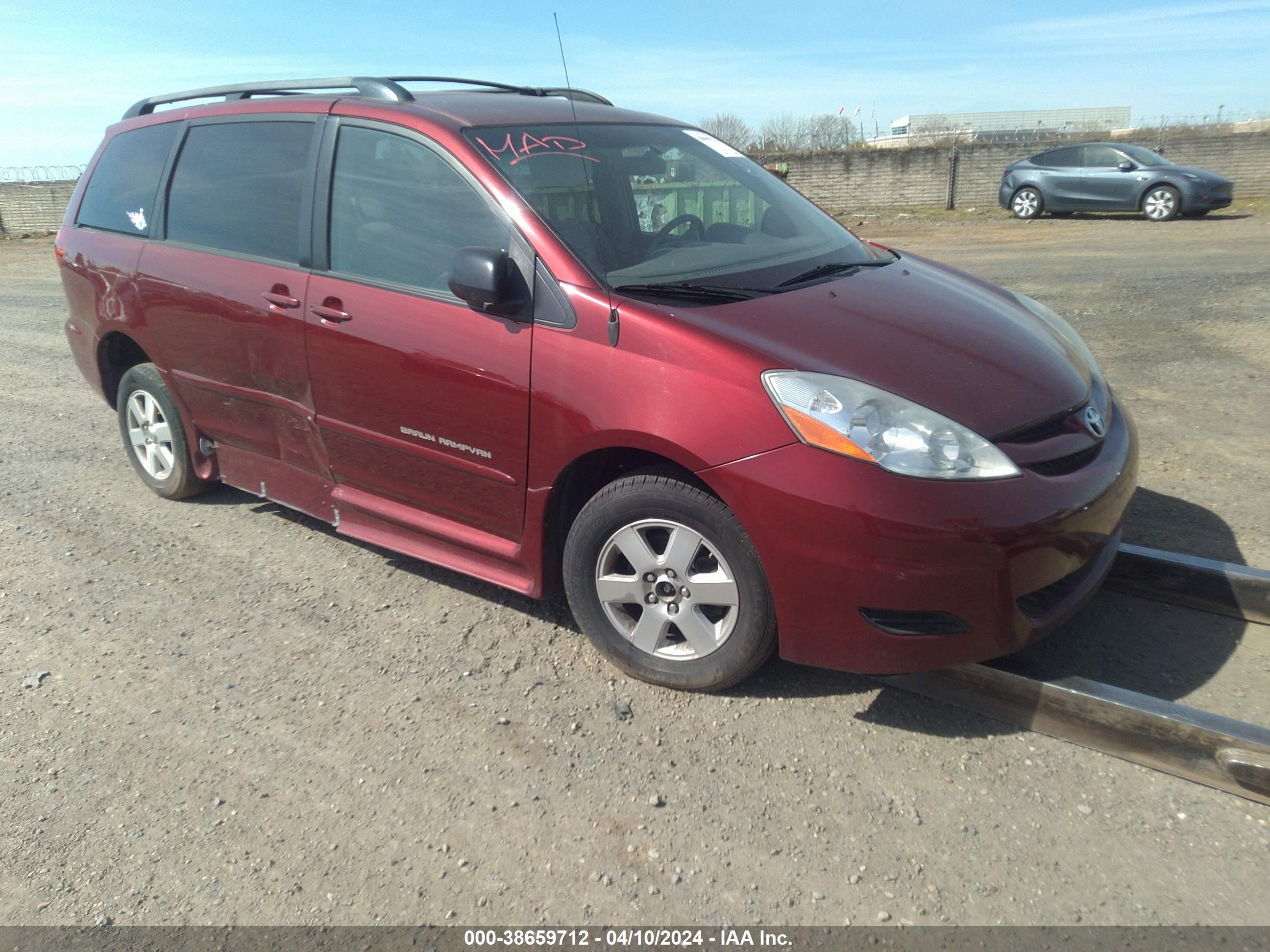 TOYOTA SIENNA 2009 5tdzk23c49s244277