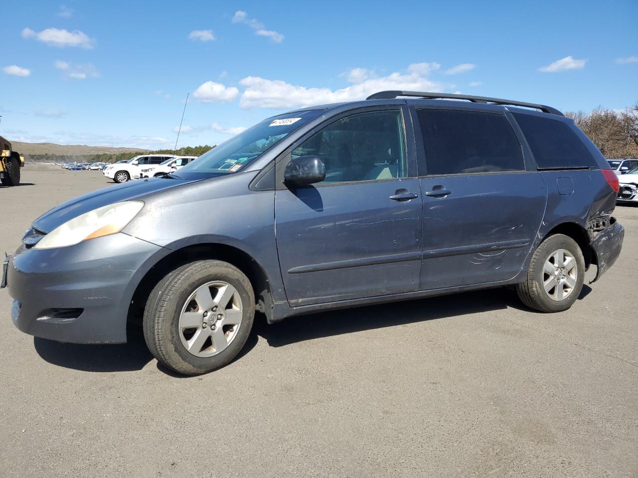 TOYOTA SIENNA 2009 5tdzk23c49s271270