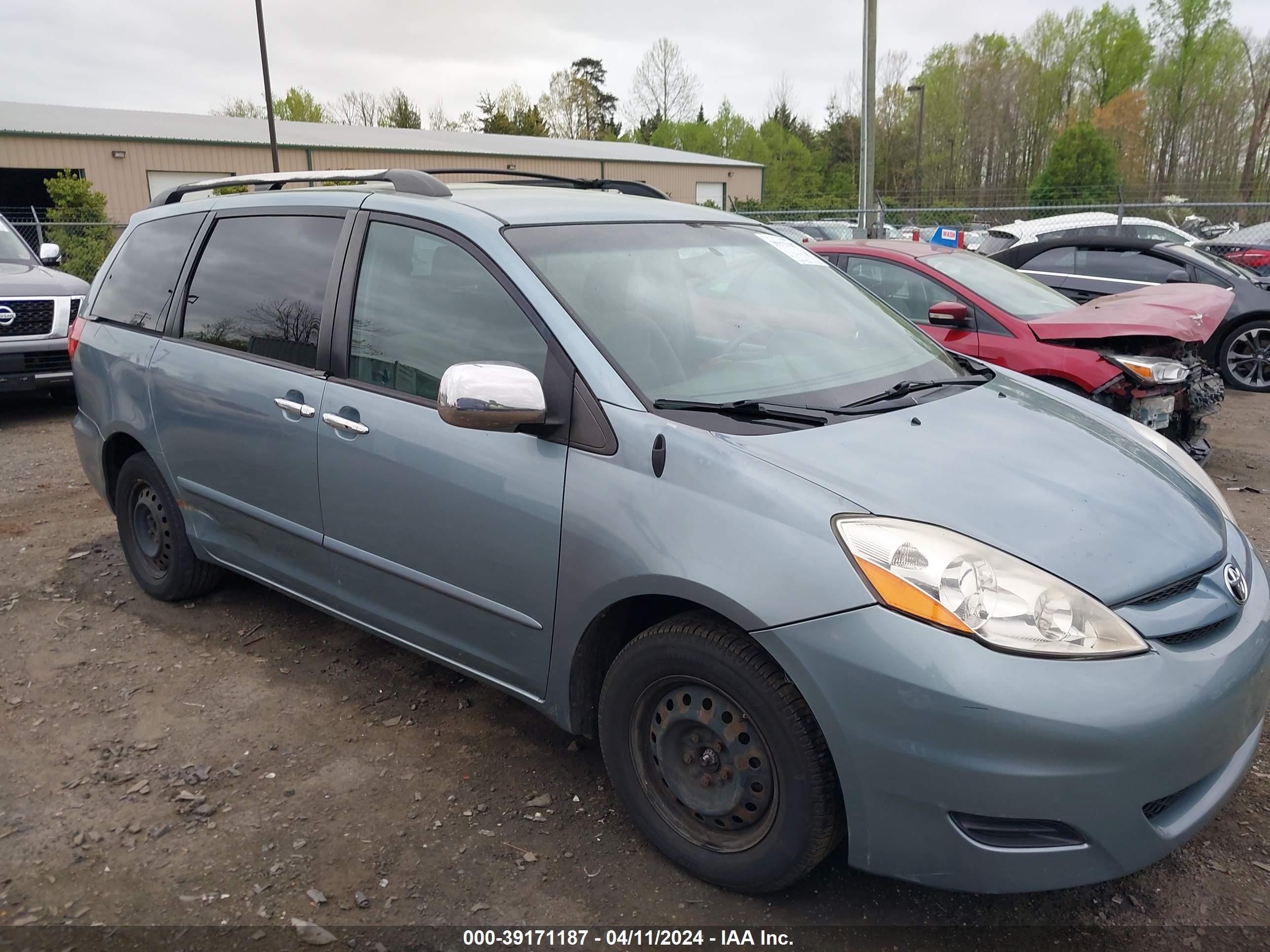 TOYOTA SIENNA 2008 5tdzk23c58s198716