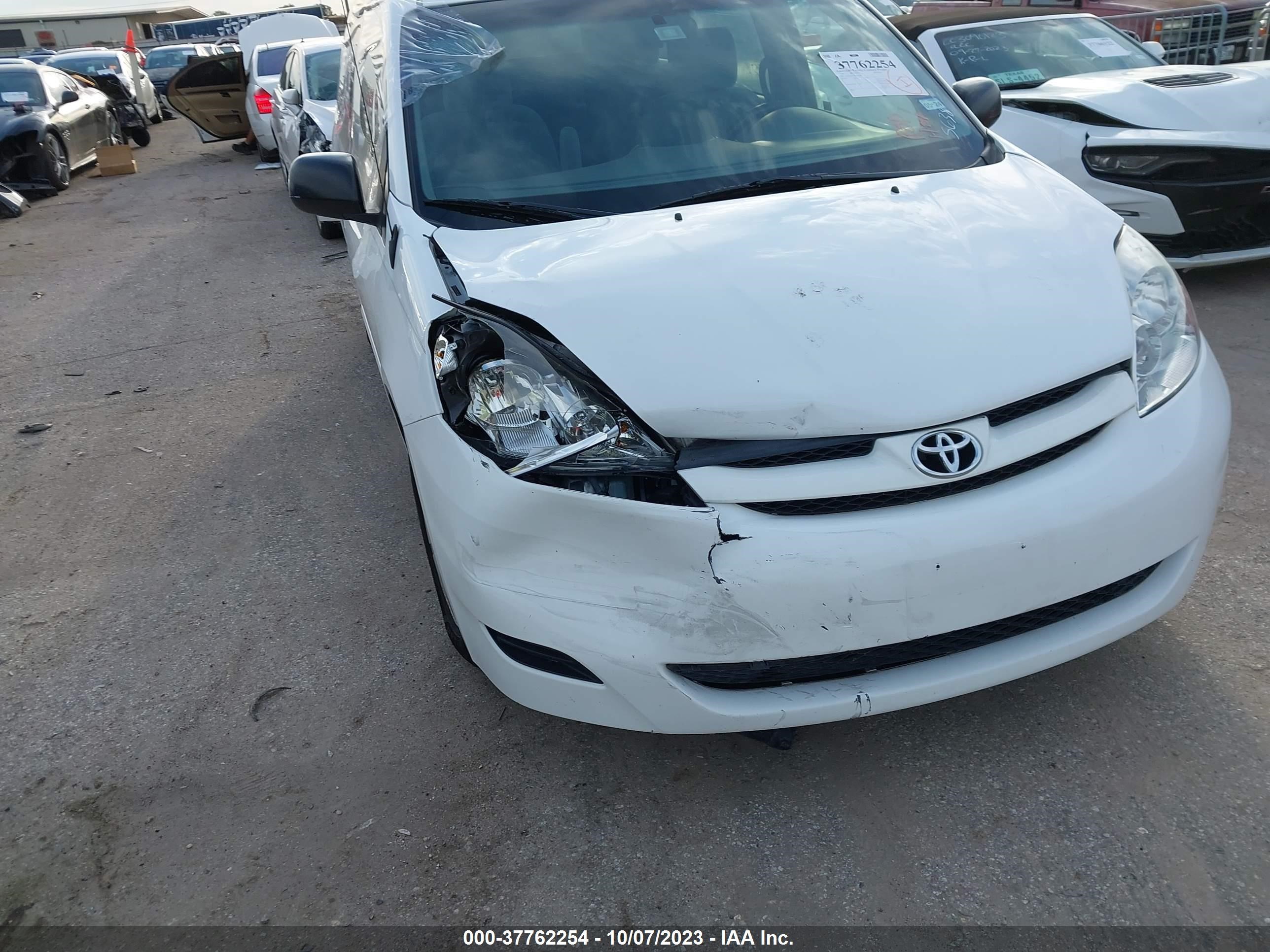 TOYOTA SIENNA 2009 5tdzk23c59s265638