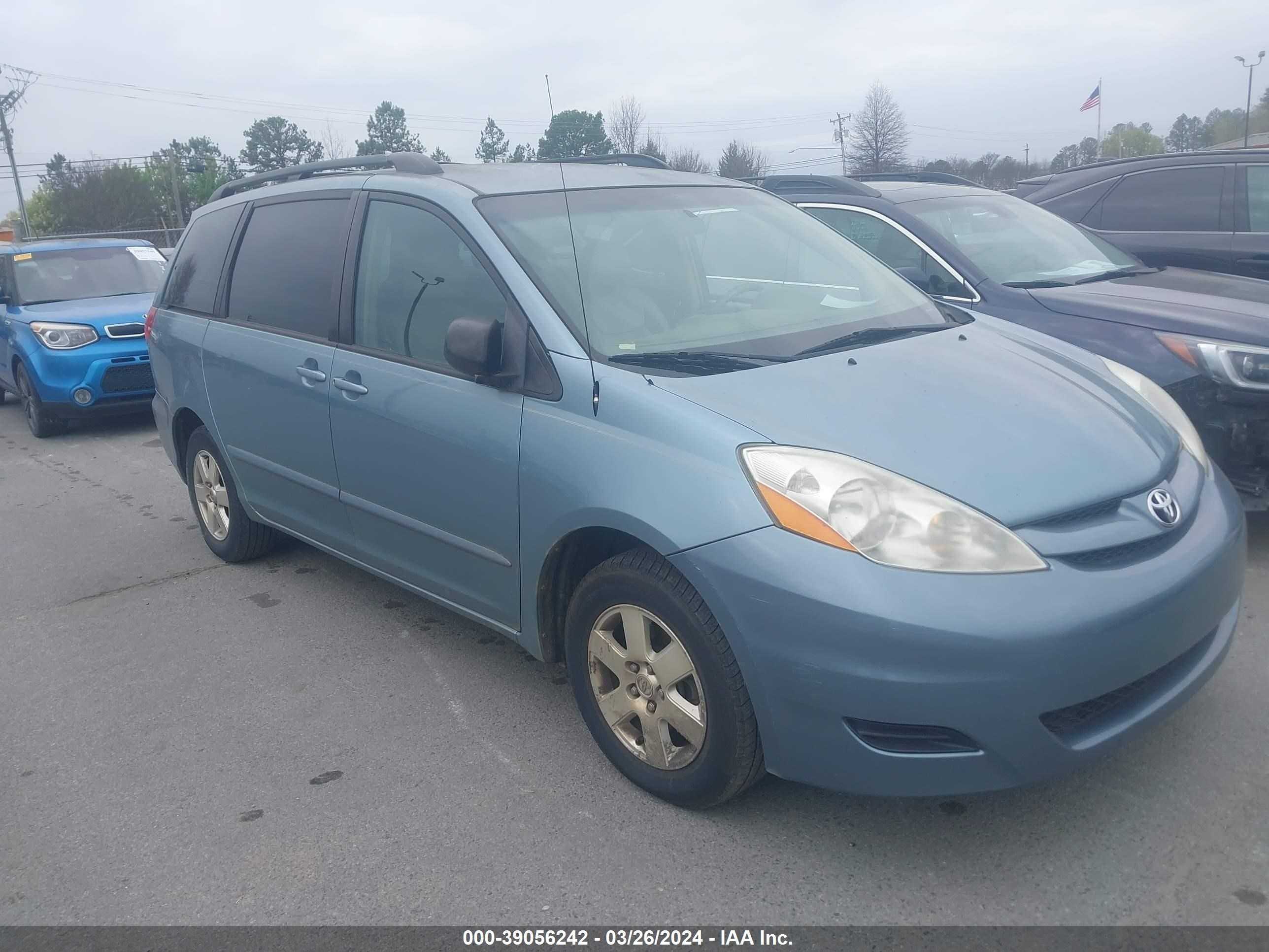 TOYOTA SIENNA 2008 5tdzk23c68s117853