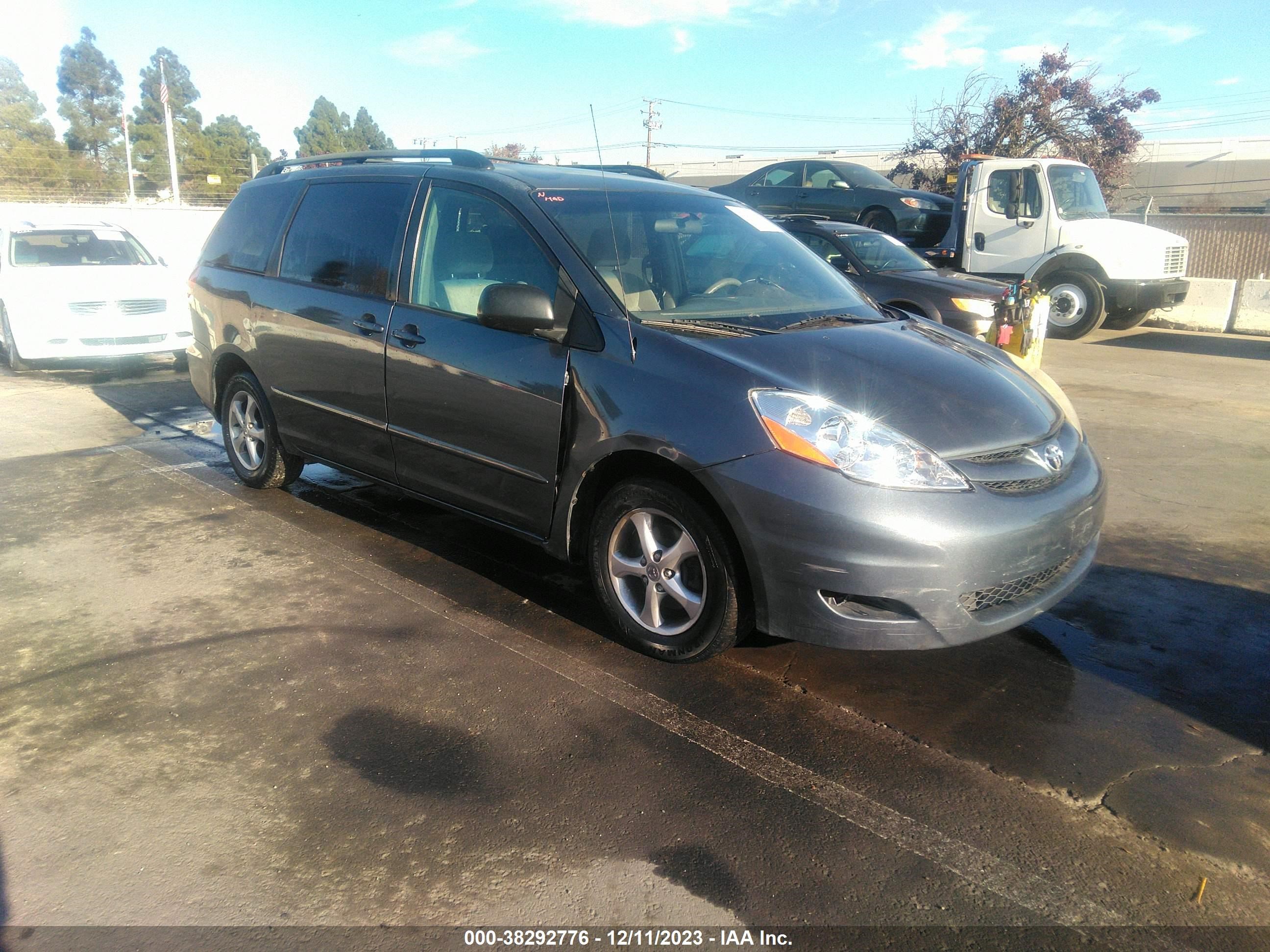 TOYOTA SIENNA 2008 5tdzk23c78s115903