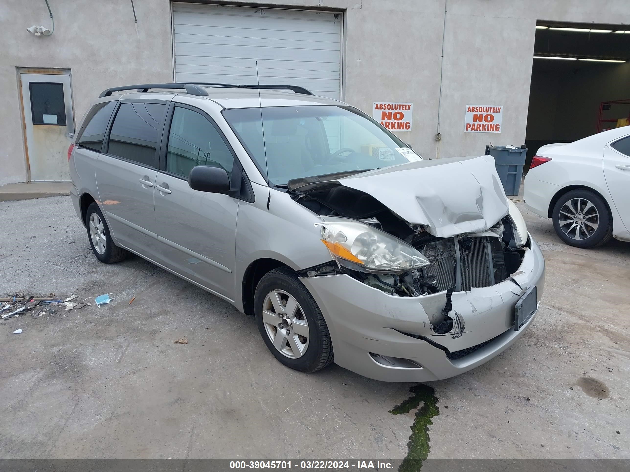 TOYOTA SIENNA 2009 5tdzk23c89s261860