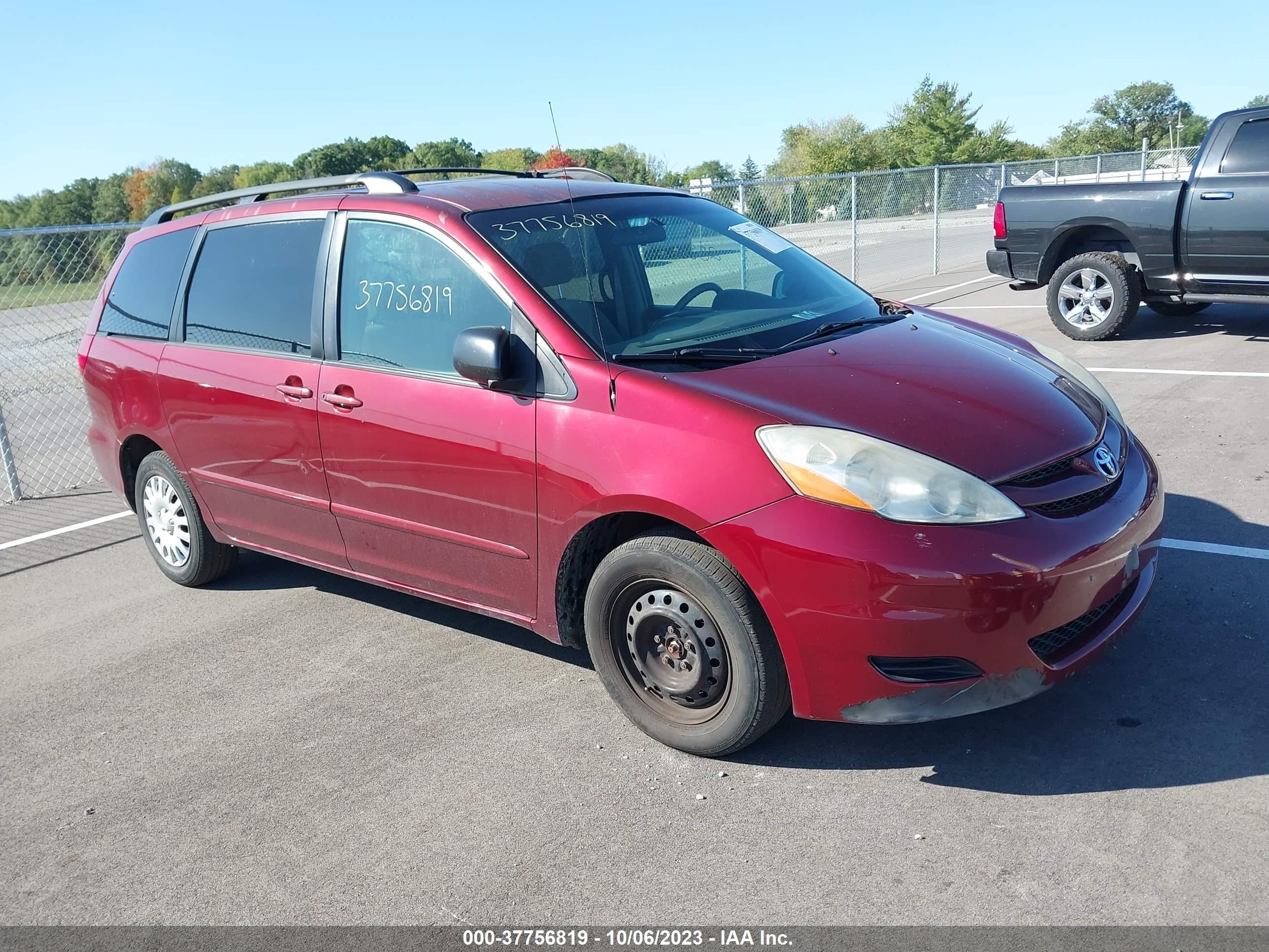 TOYOTA SIENNA 2008 5tdzk23c98s114851