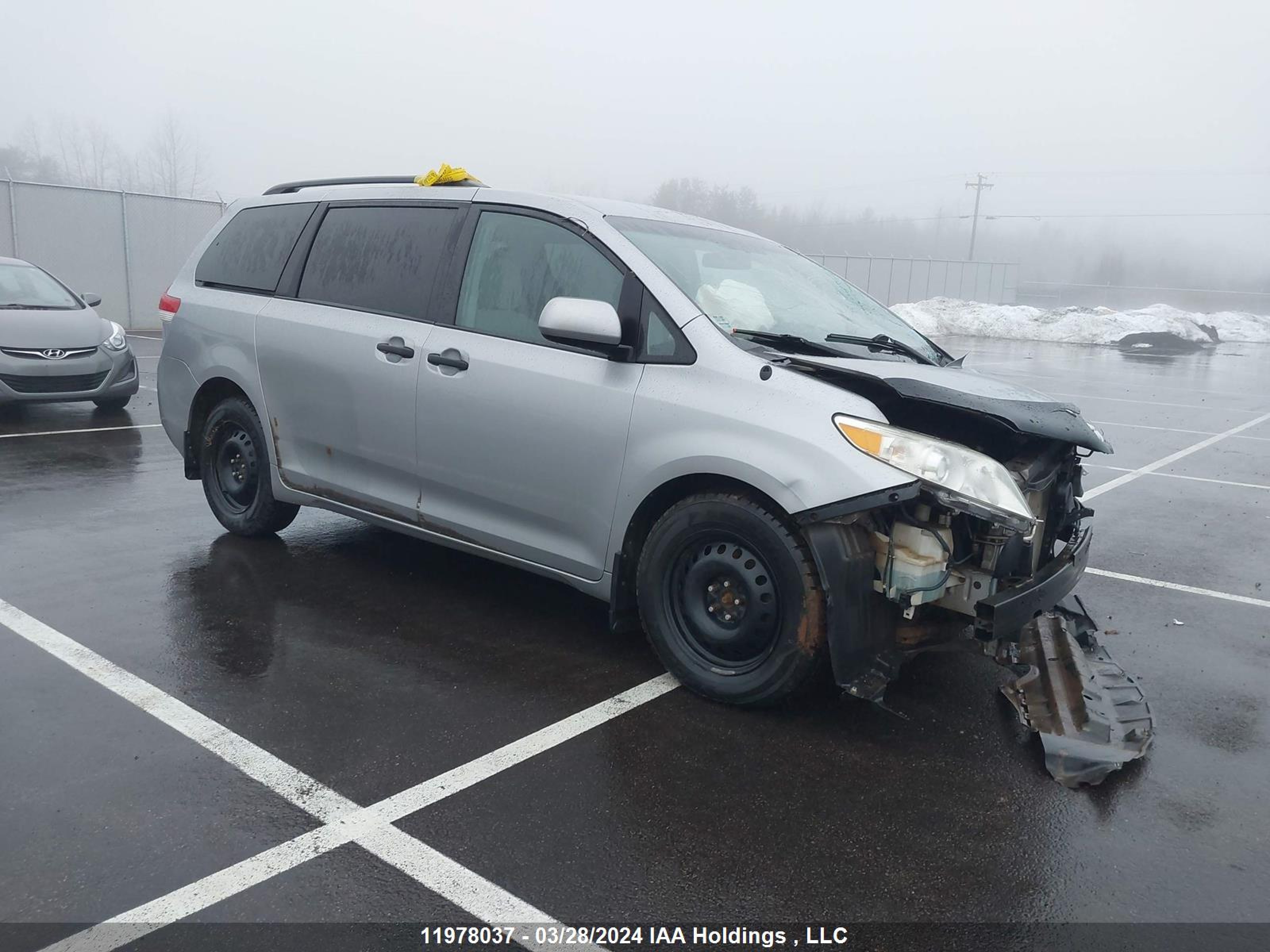 TOYOTA SIENNA 2011 5tdzk3dc0bs004881