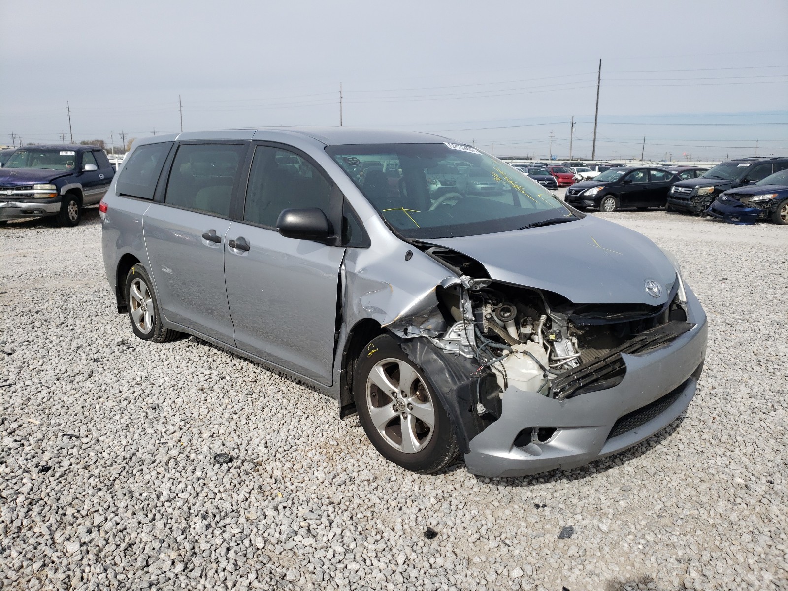 TOYOTA SIENNA 2013 5tdzk3dc1ds403804