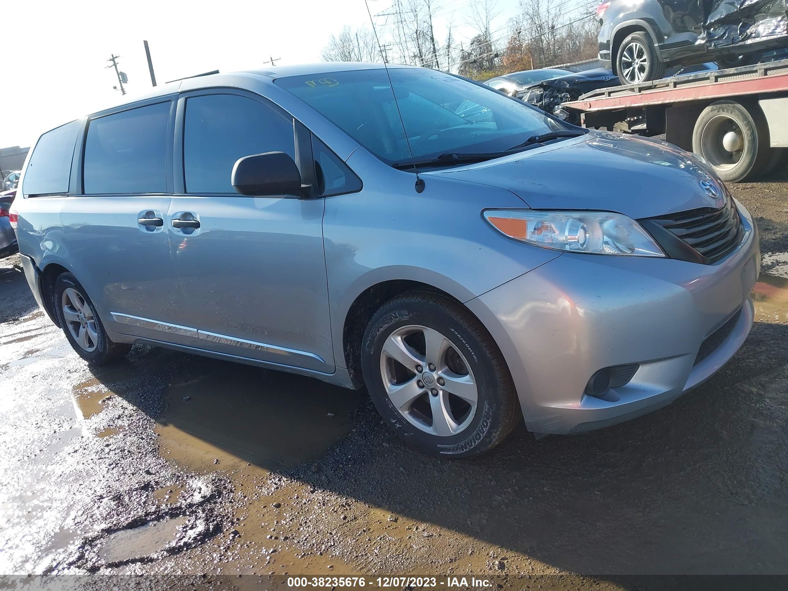 TOYOTA SIENNA 2014 5tdzk3dc1es469822