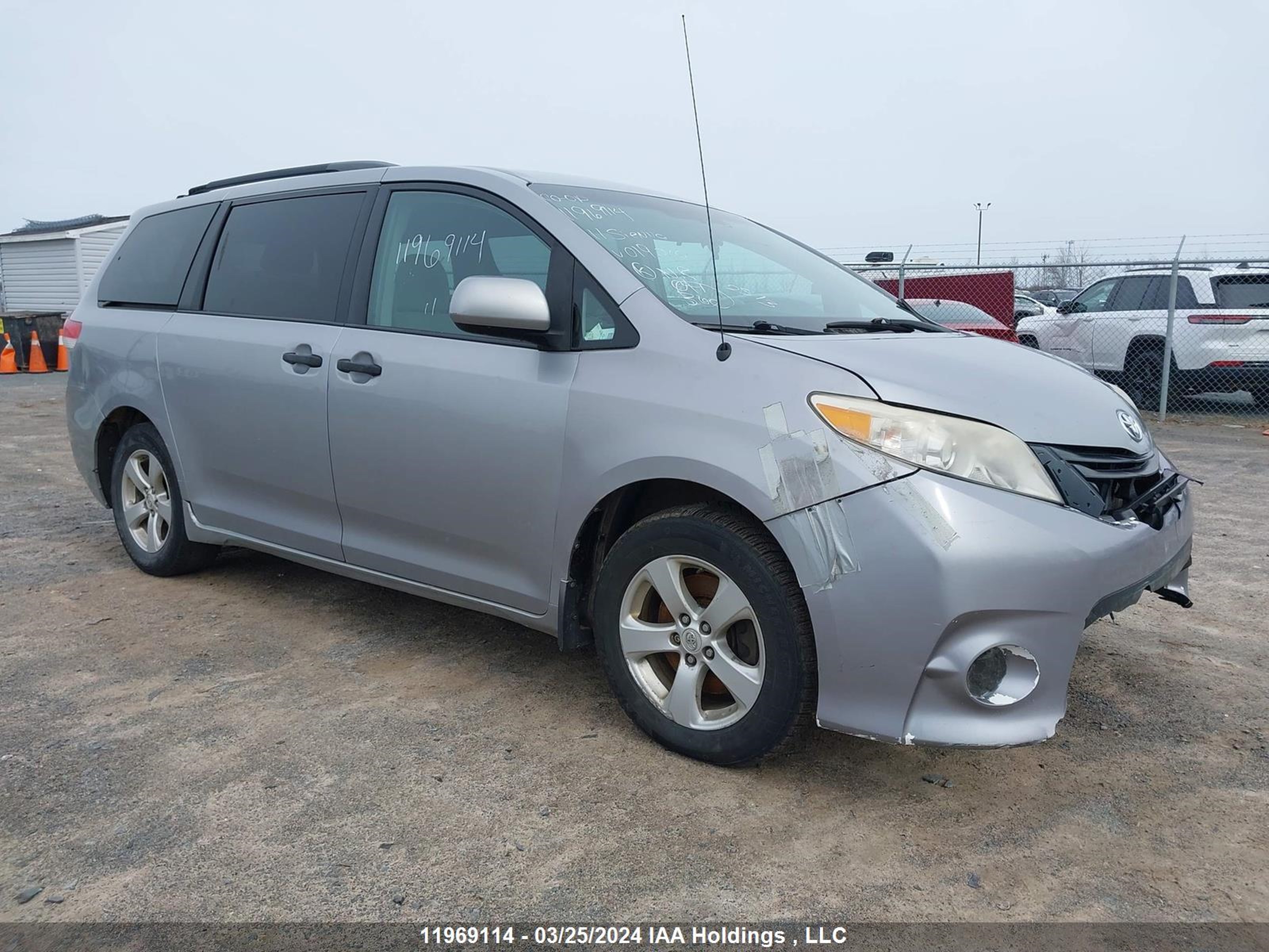 TOYOTA SIENNA 2011 5tdzk3dc3bs019200