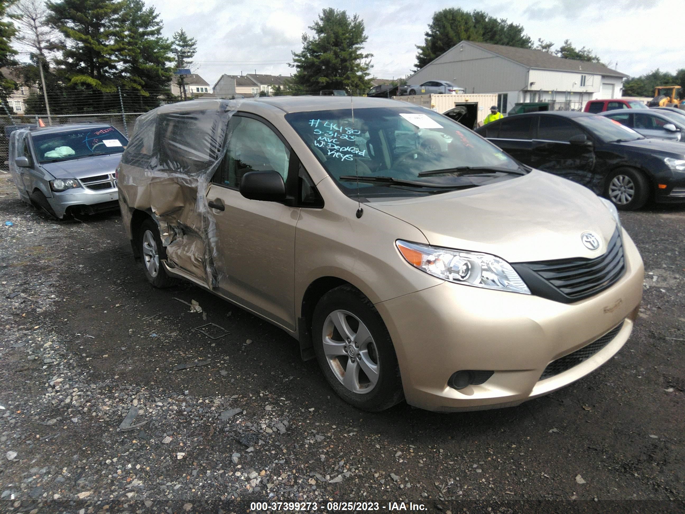 TOYOTA SIENNA 2013 5tdzk3dc4ds355117