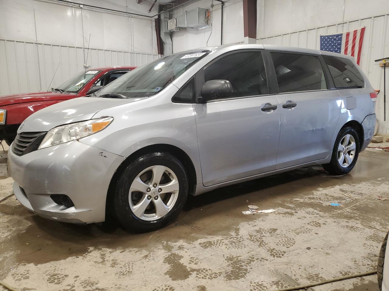 TOYOTA SIENNA 2013 5tdzk3dc4ds374279