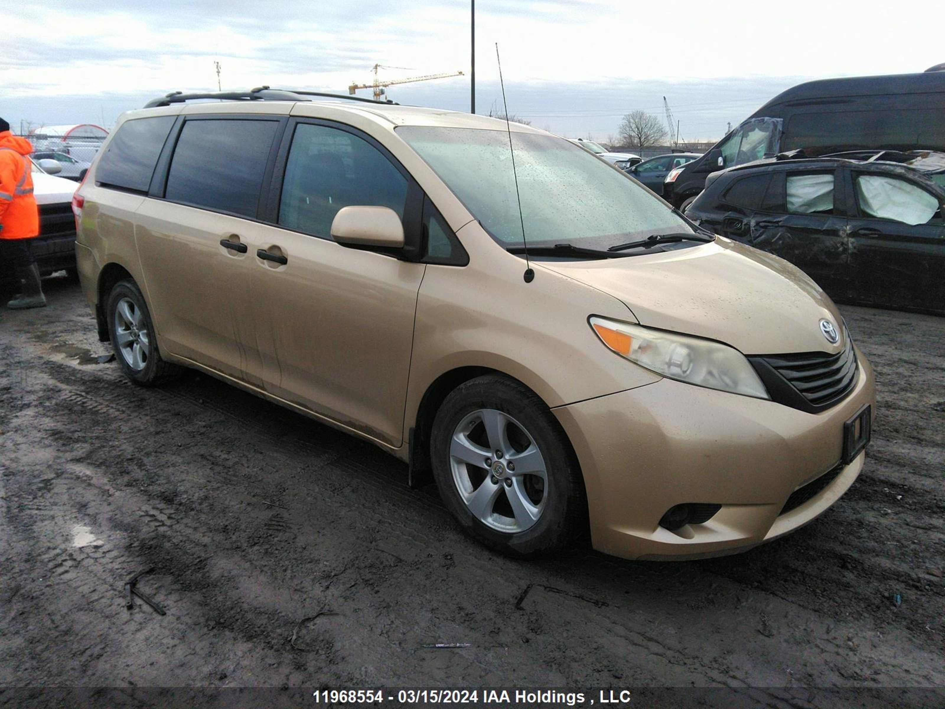 TOYOTA SIENNA 2011 5tdzk3dc6bs020163