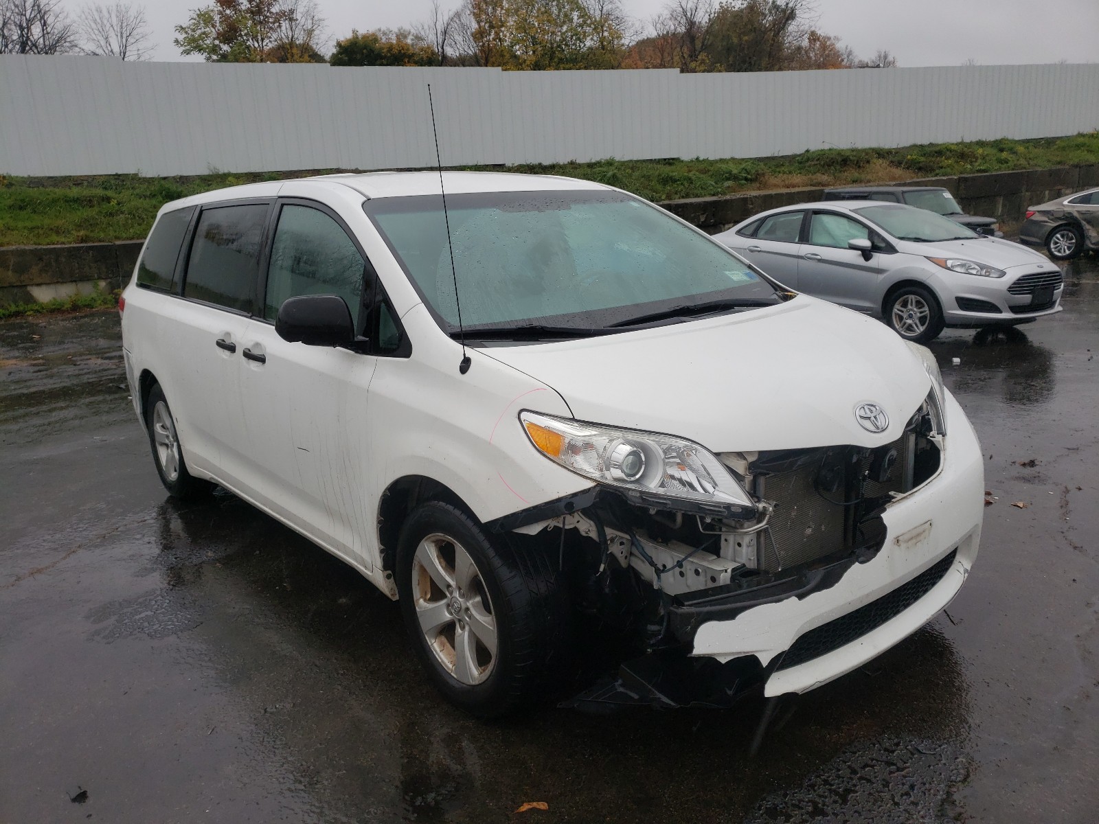 TOYOTA SIENNA 2014 5tdzk3dcxes431375