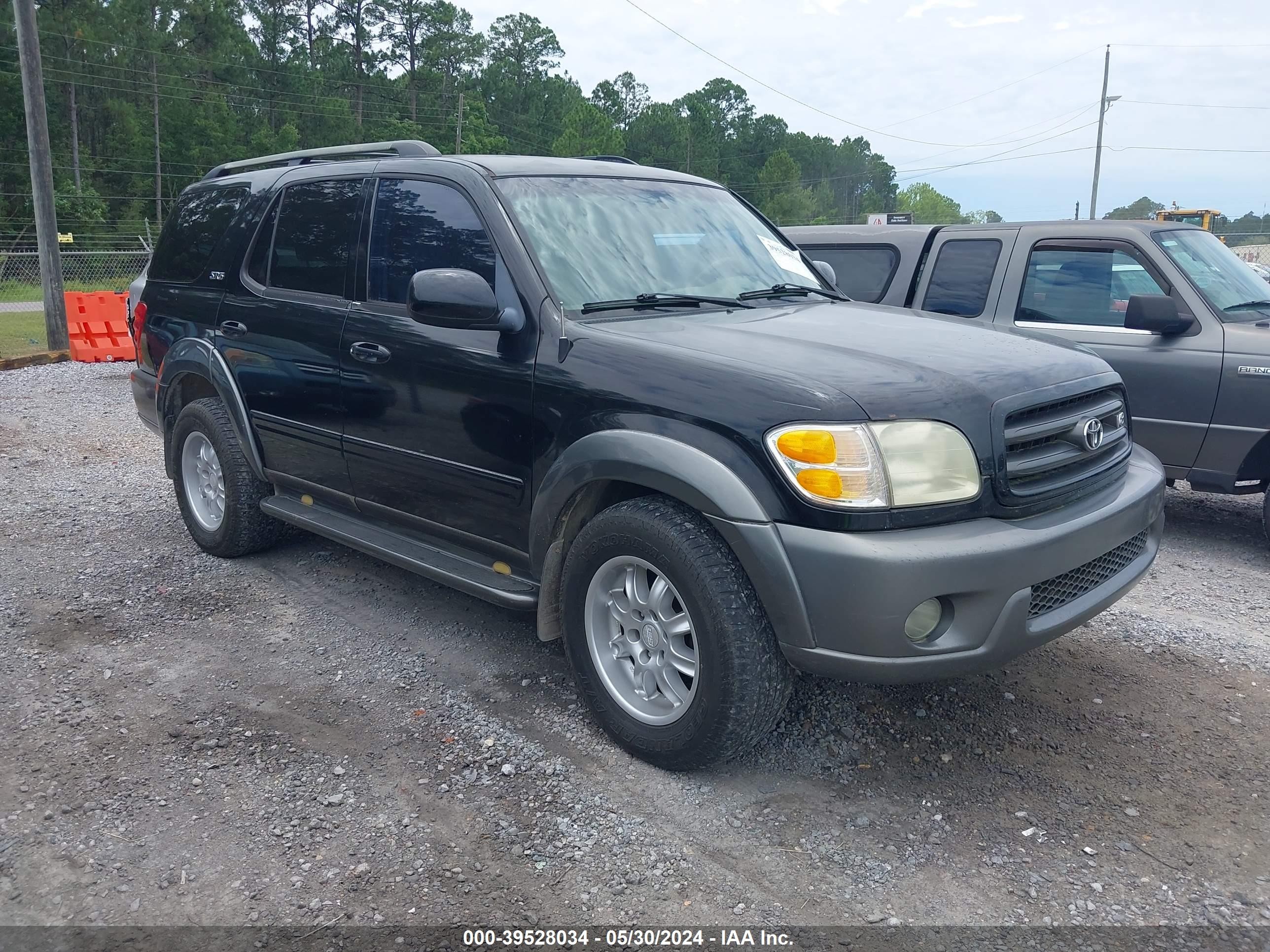 TOYOTA SEQUOIA 2004 5tdzt34a24s208323