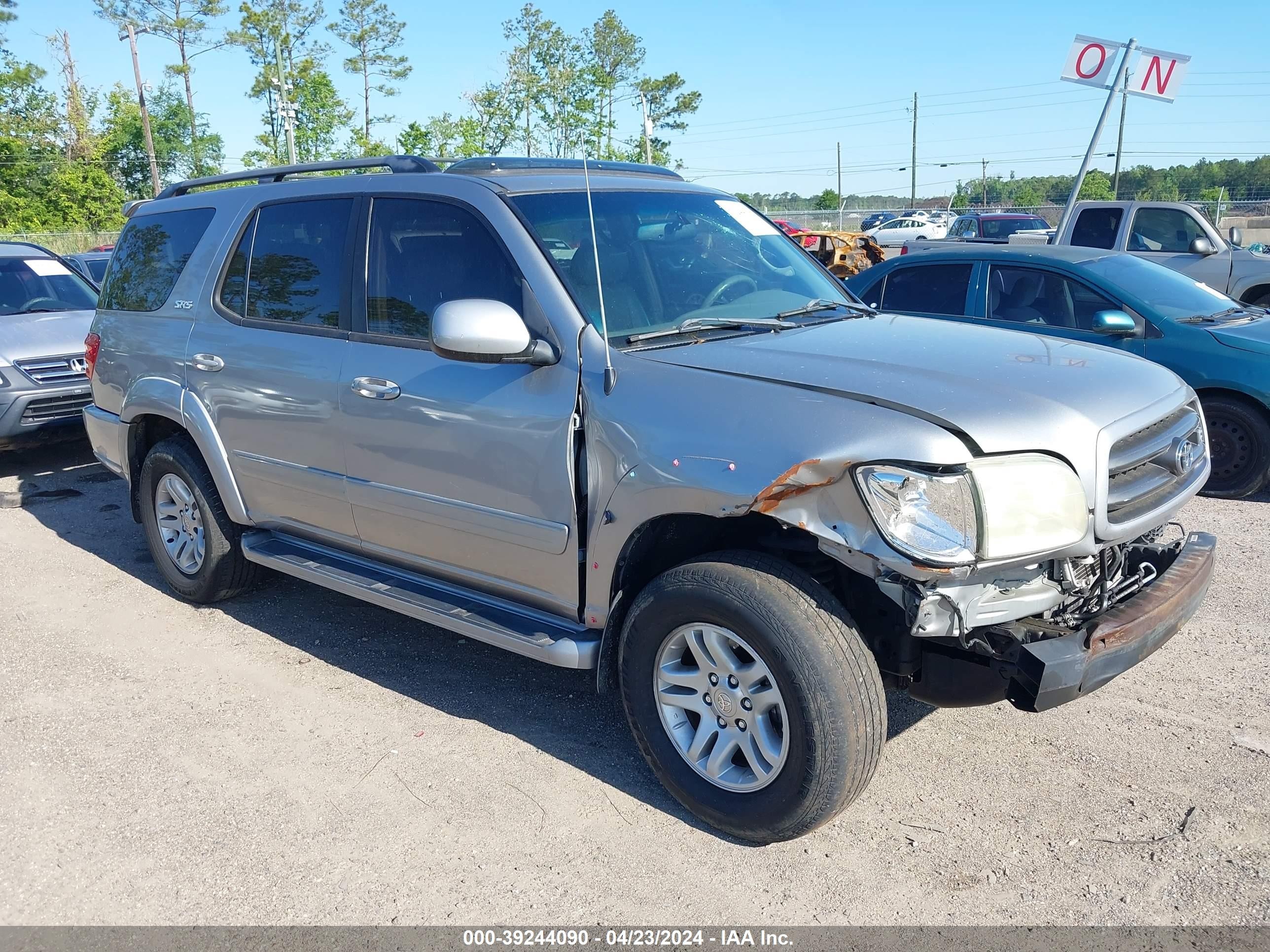 TOYOTA SEQUOIA 2004 5tdzt34a34s209075