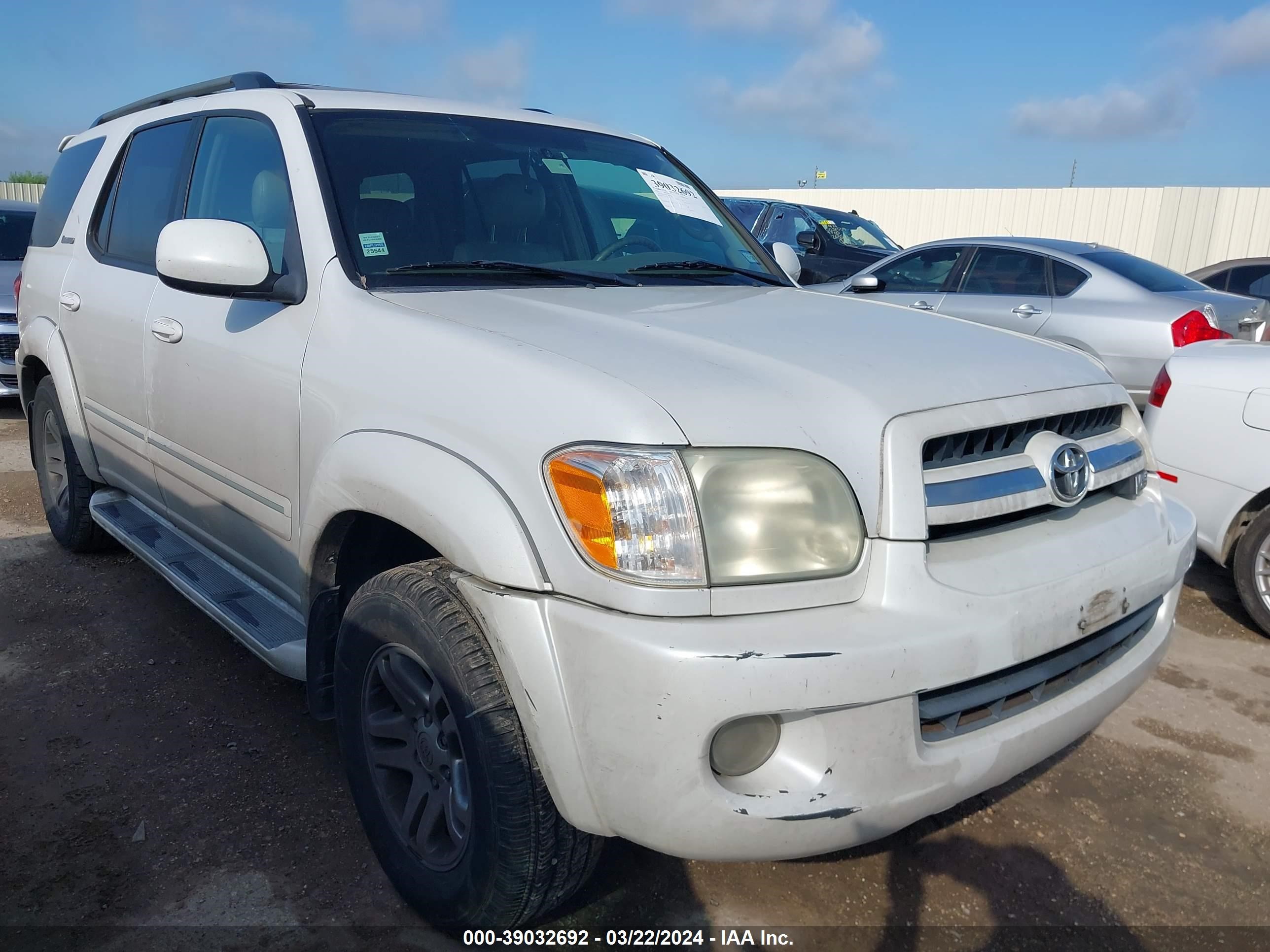 TOYOTA SEQUOIA 2005 5tdzt38a55s261187