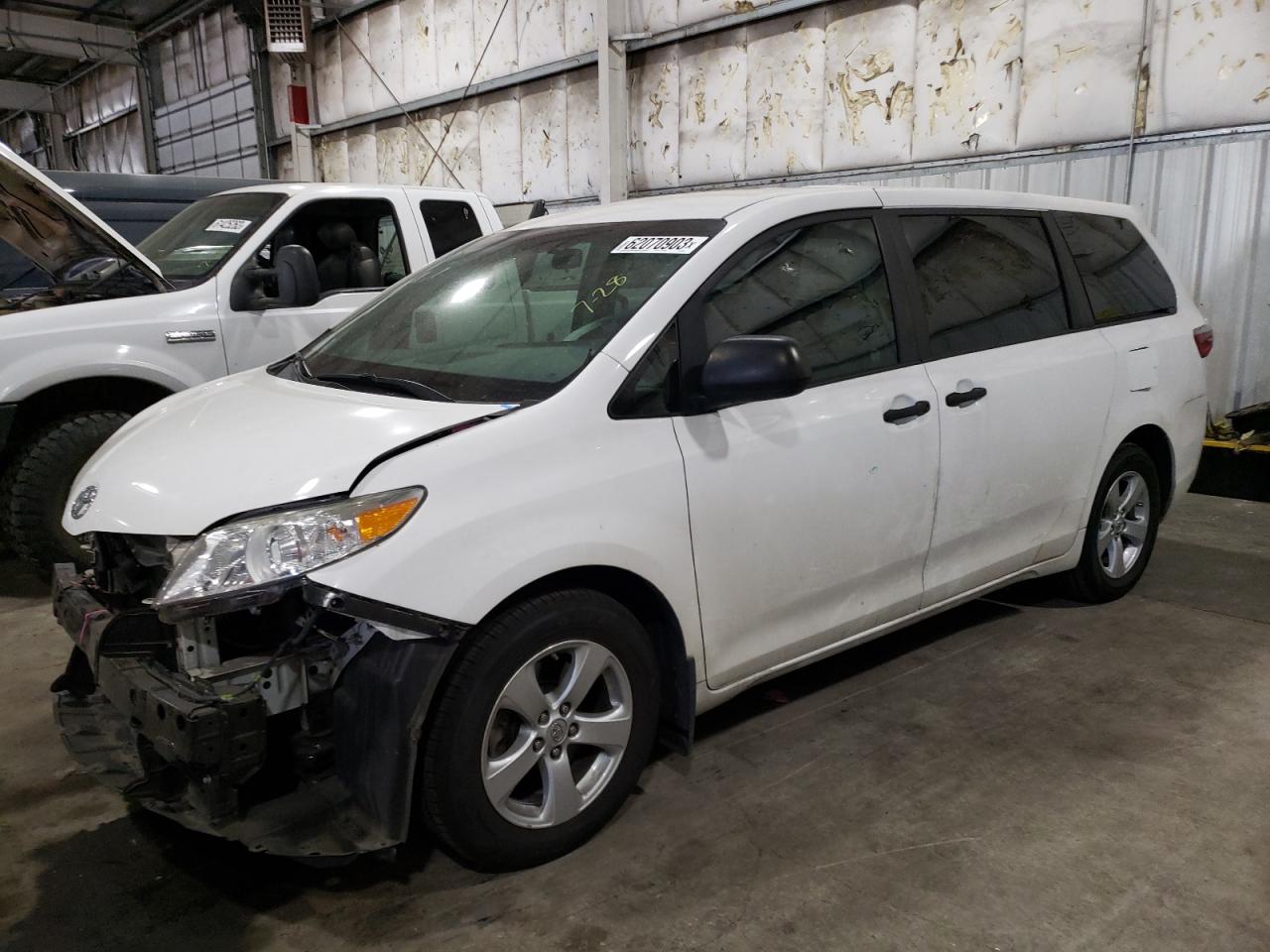 TOYOTA SIENNA 2017 5tdzz3dc8hs885754