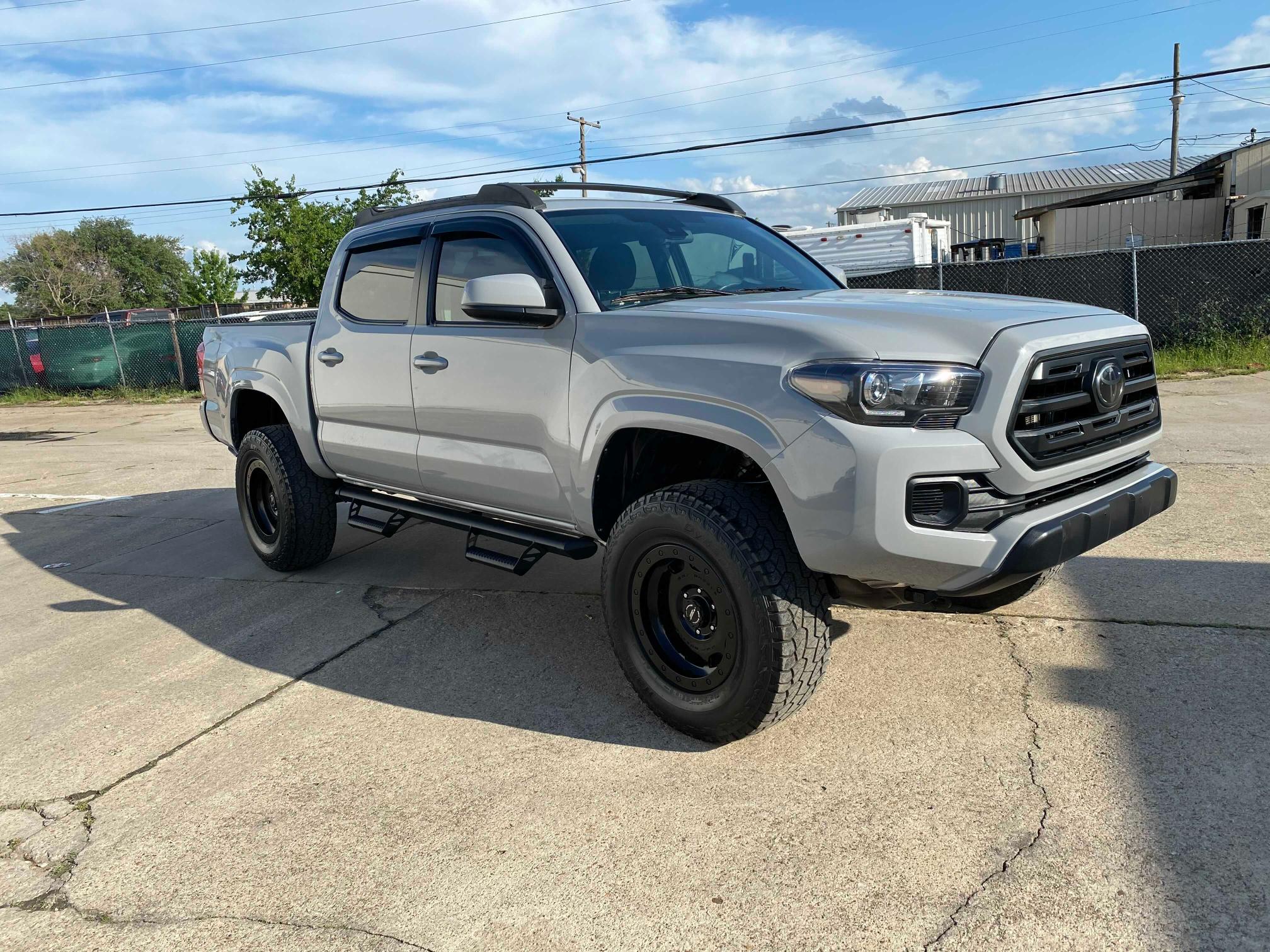 TOYOTA TACOMA DOU 2018 5tfax5gnxjx118189