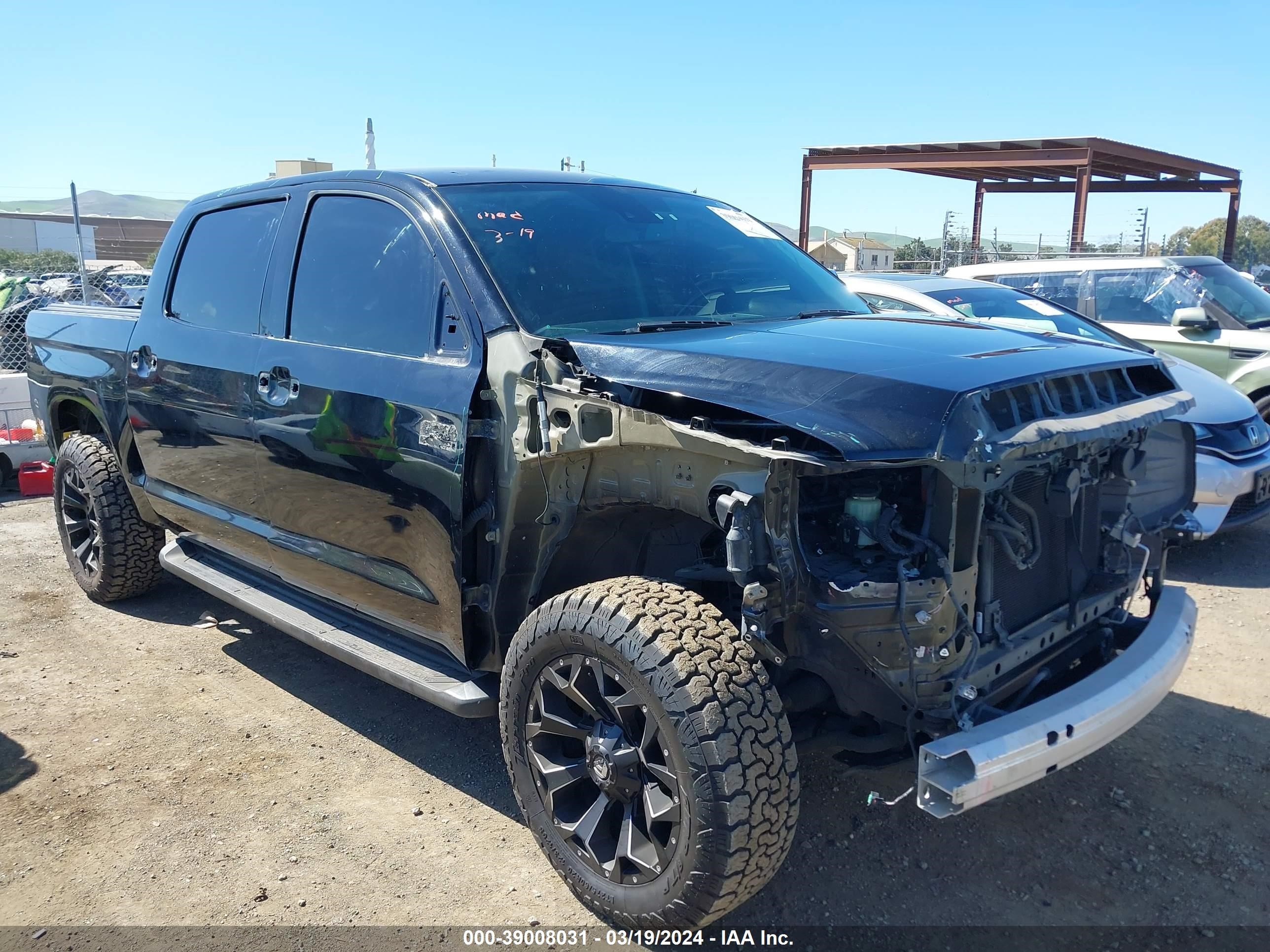 TOYOTA TUNDRA 2018 5tfay5f17jx693376