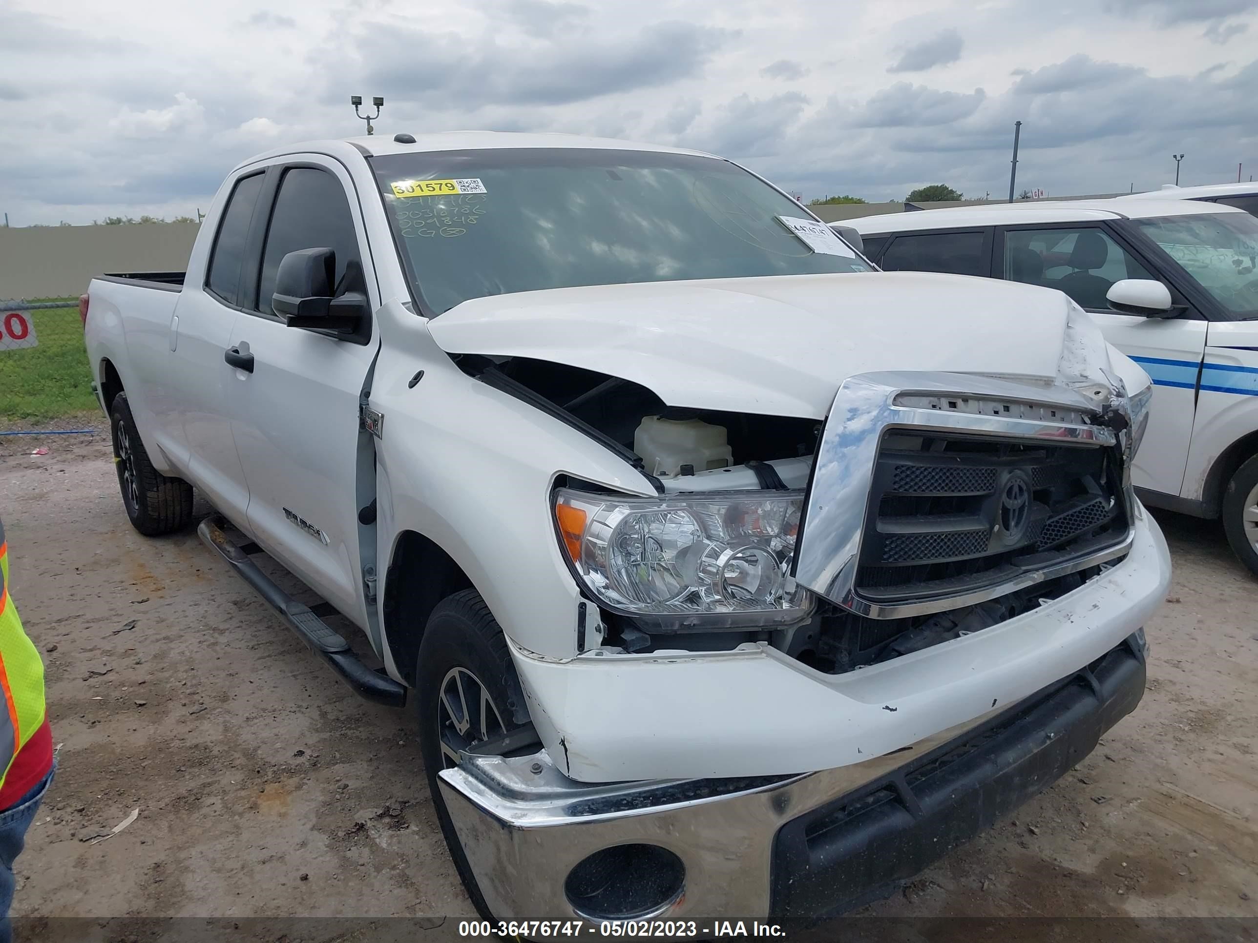 TOYOTA TUNDRA 2010 5tfcw5f12ax009848