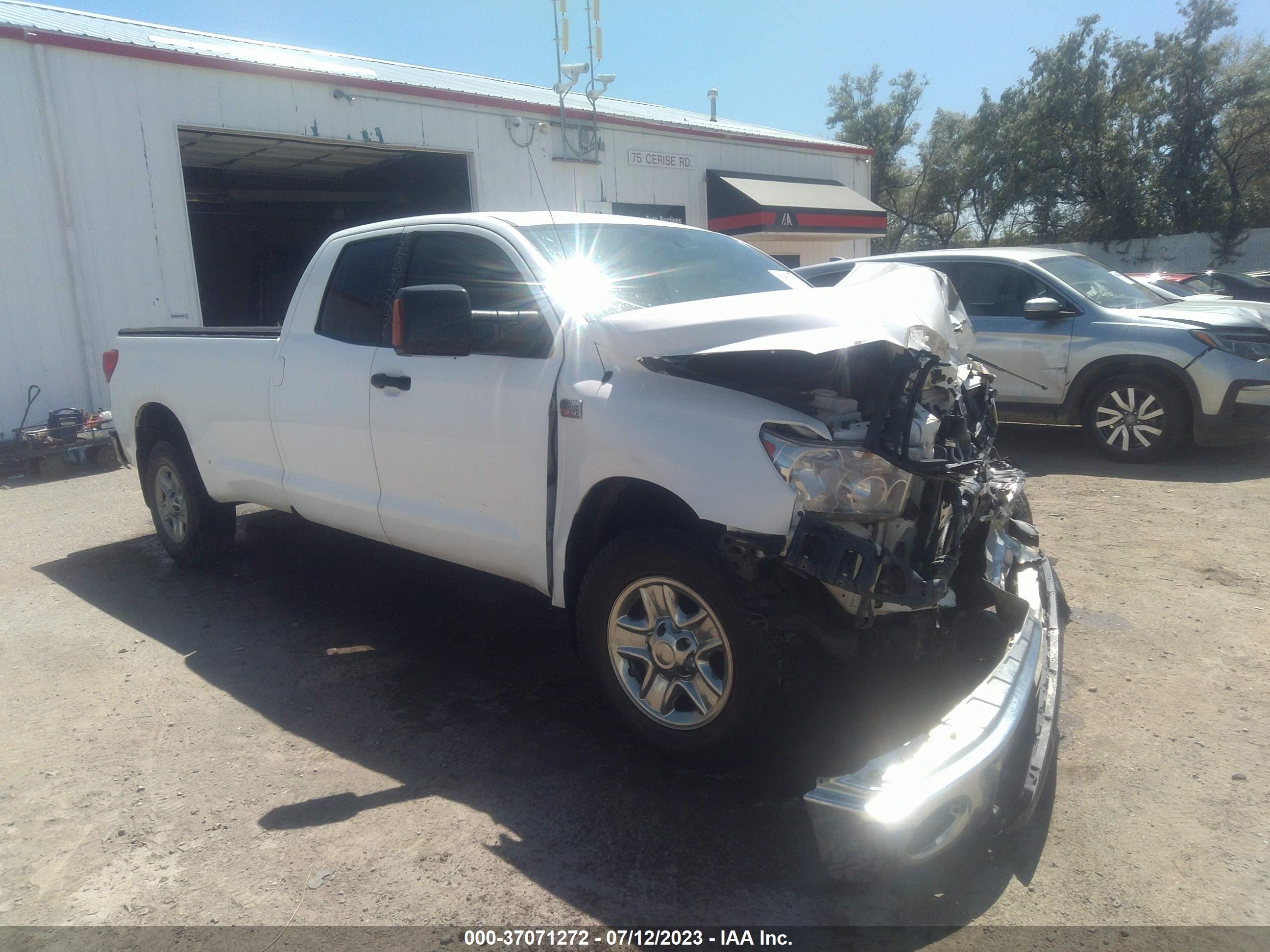 TOYOTA TUNDRA 2011 5tfcy5f11bx011666