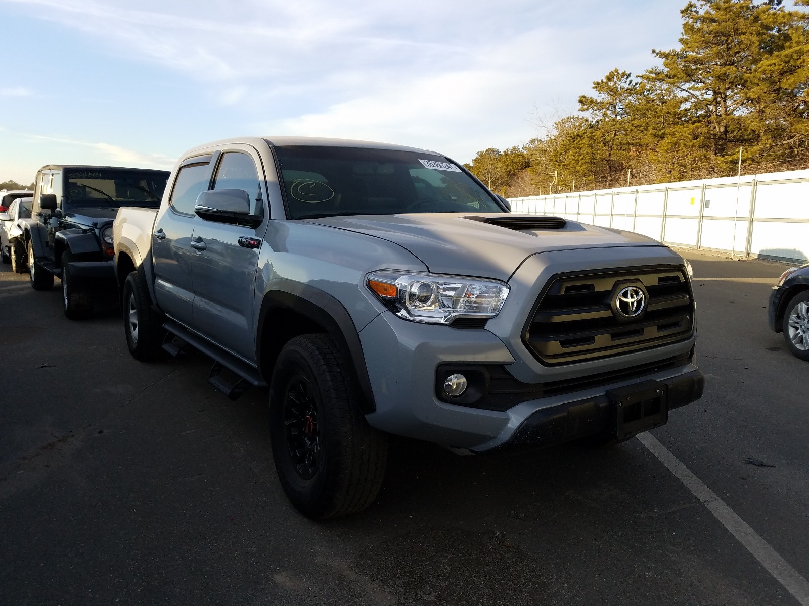 TOYOTA TACOMA DOU 2017 5tfcz5an2hx121478