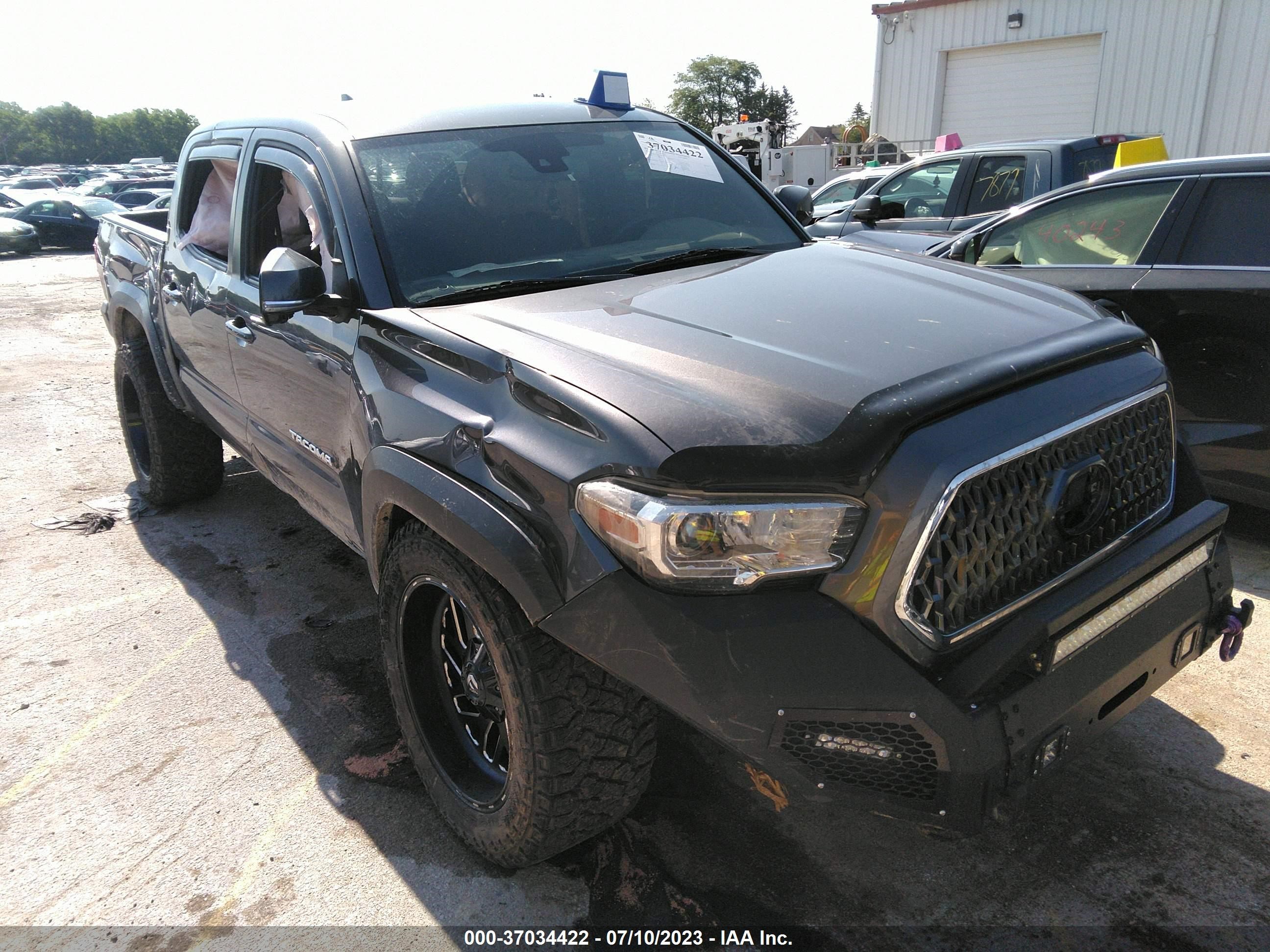 TOYOTA TACOMA 2018 5tfcz5an4jx152074