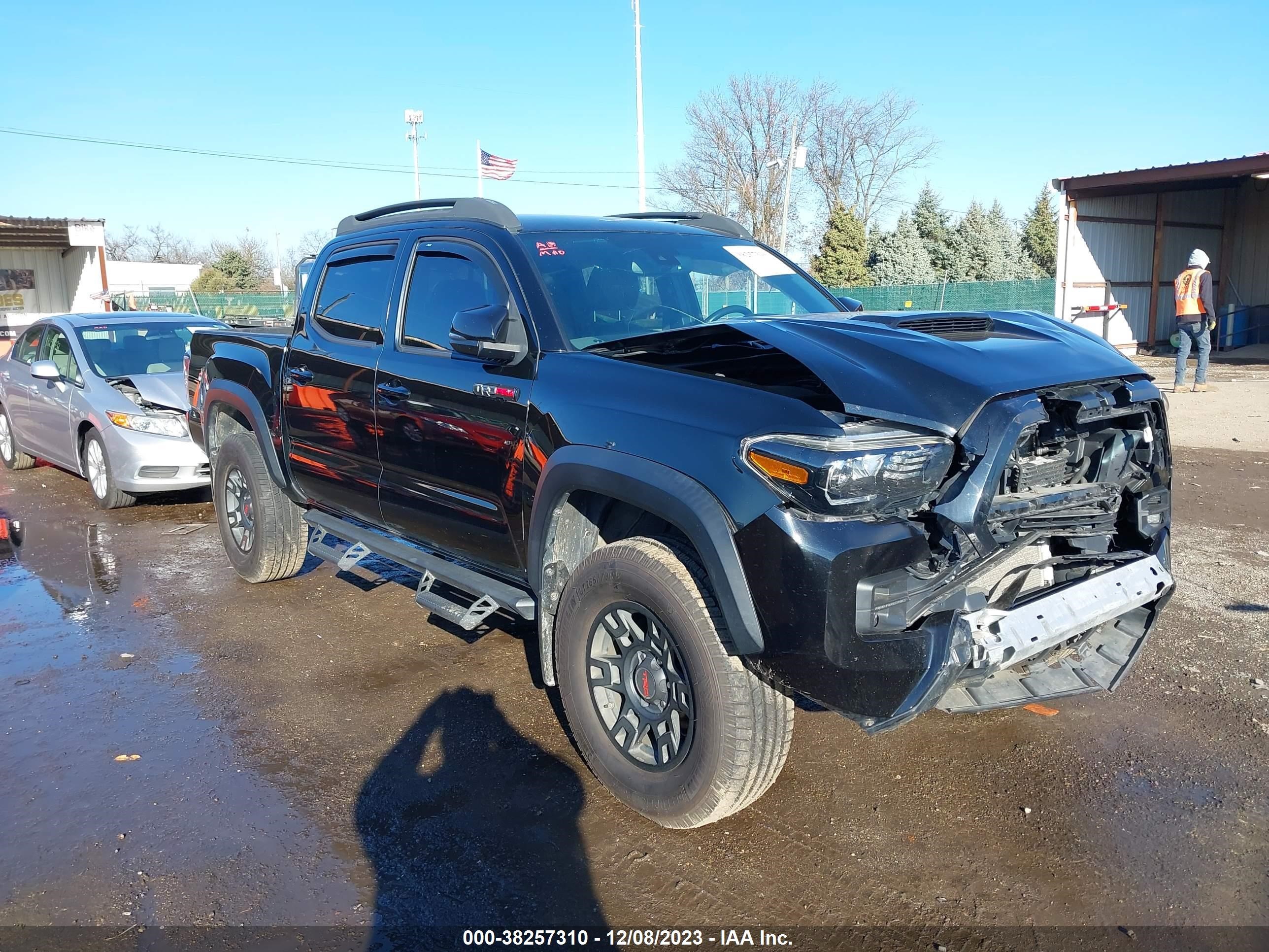 TOYOTA TACOMA 2018 5tfcz5an7jx132594