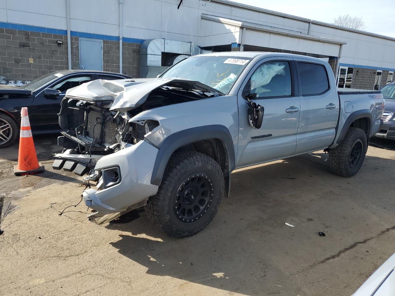 TOYOTA TACOMA 2018 5tfcz5an7jx140212