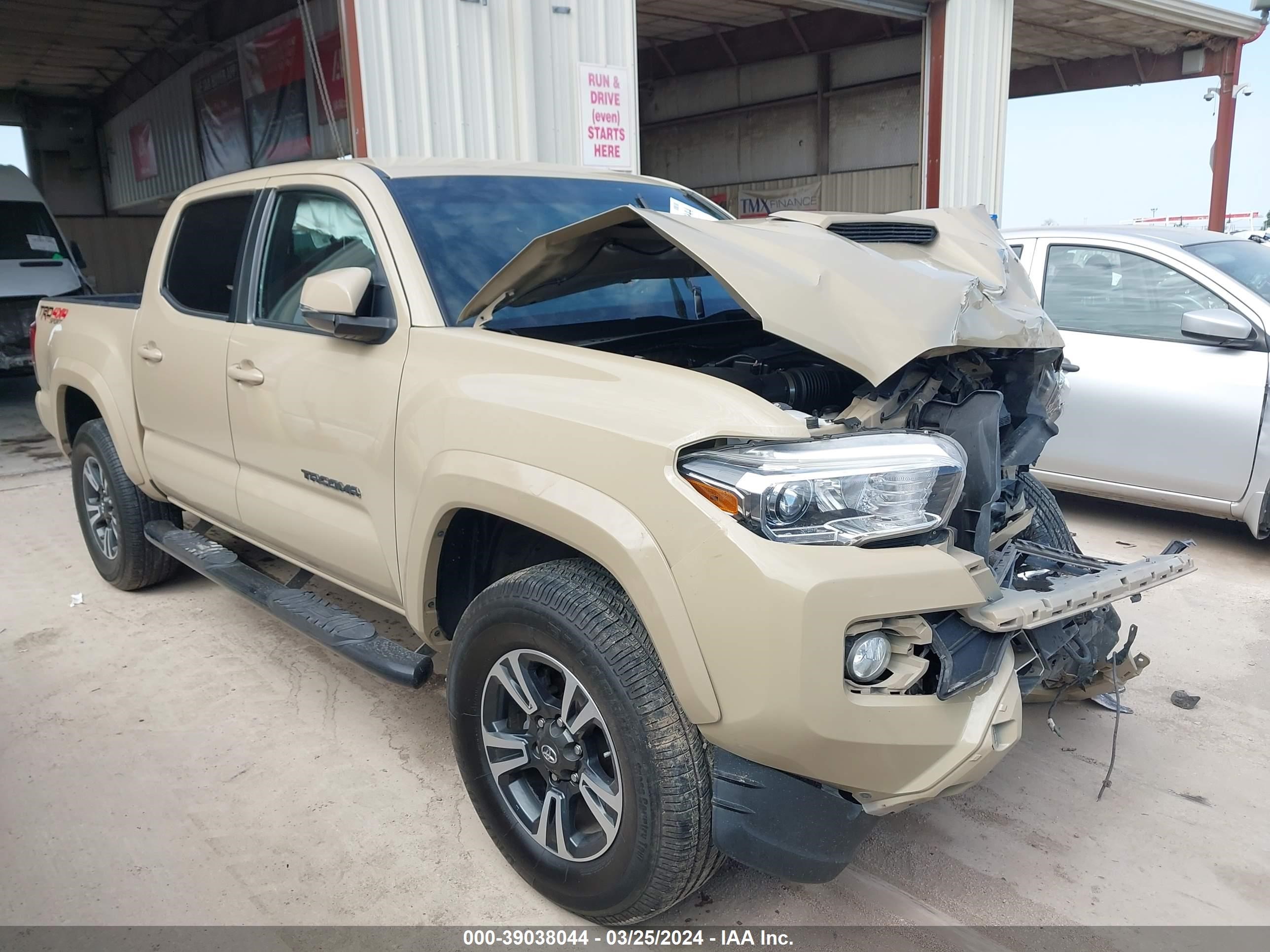 TOYOTA TACOMA 2017 5tfcz5an8hx074232