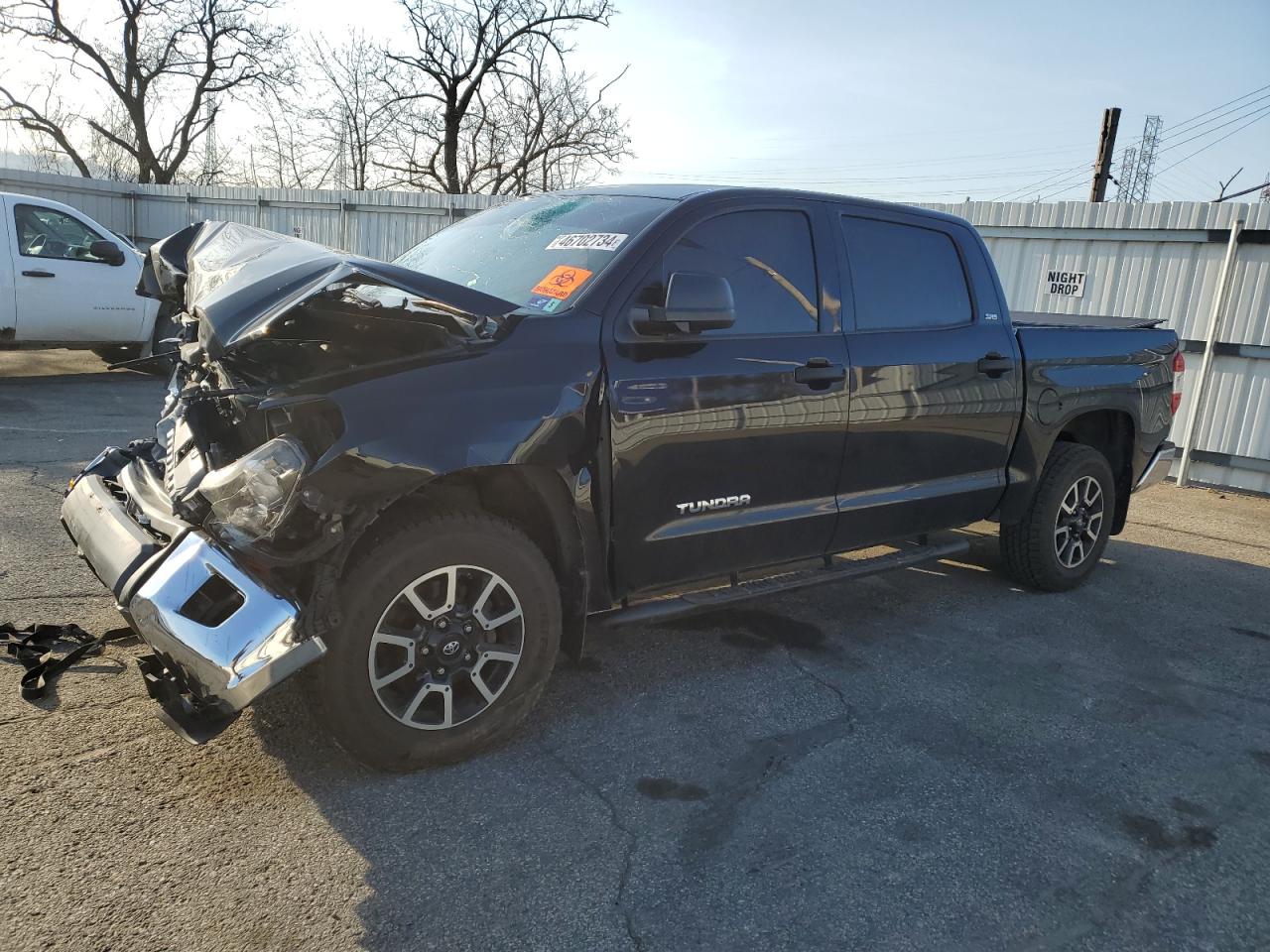 TOYOTA TUNDRA 2018 5tfdm5f11jx075561