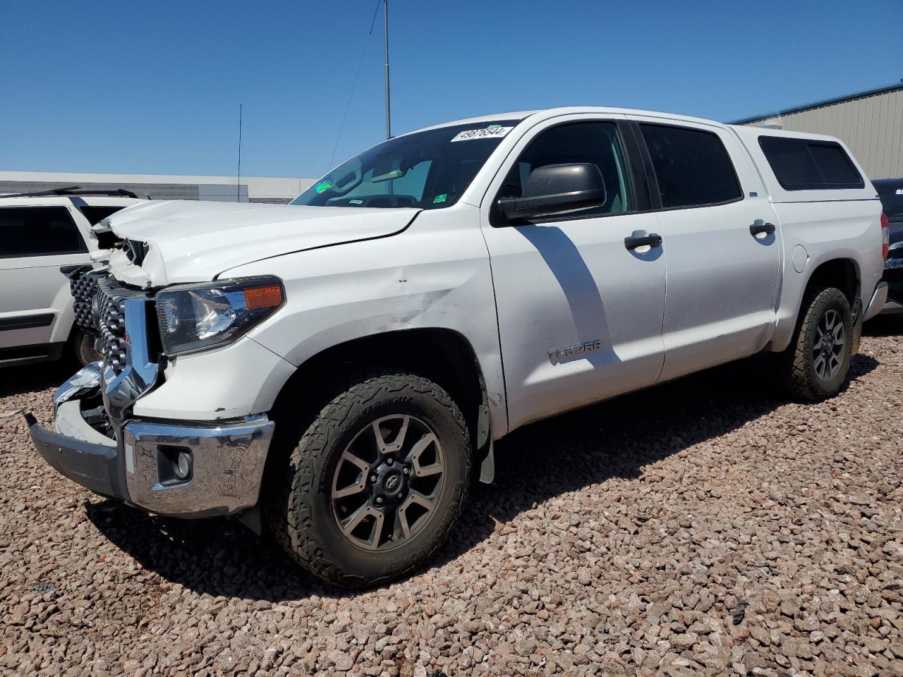 TOYOTA TUNDRA 2018 5tfdm5f18jx078750