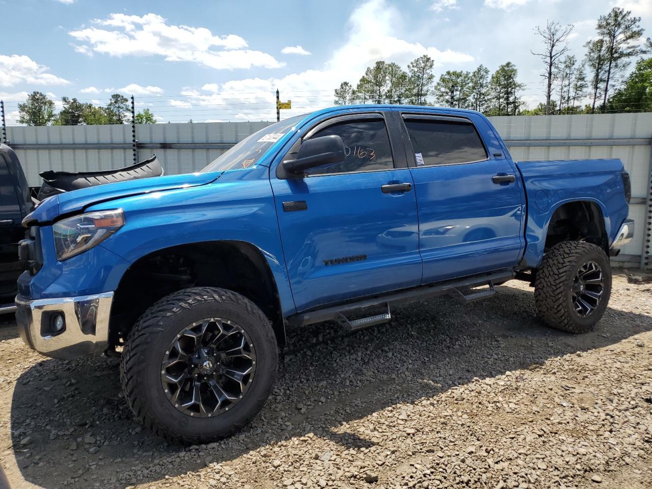 TOYOTA TUNDRA 2017 5tfdw5f12hx674831