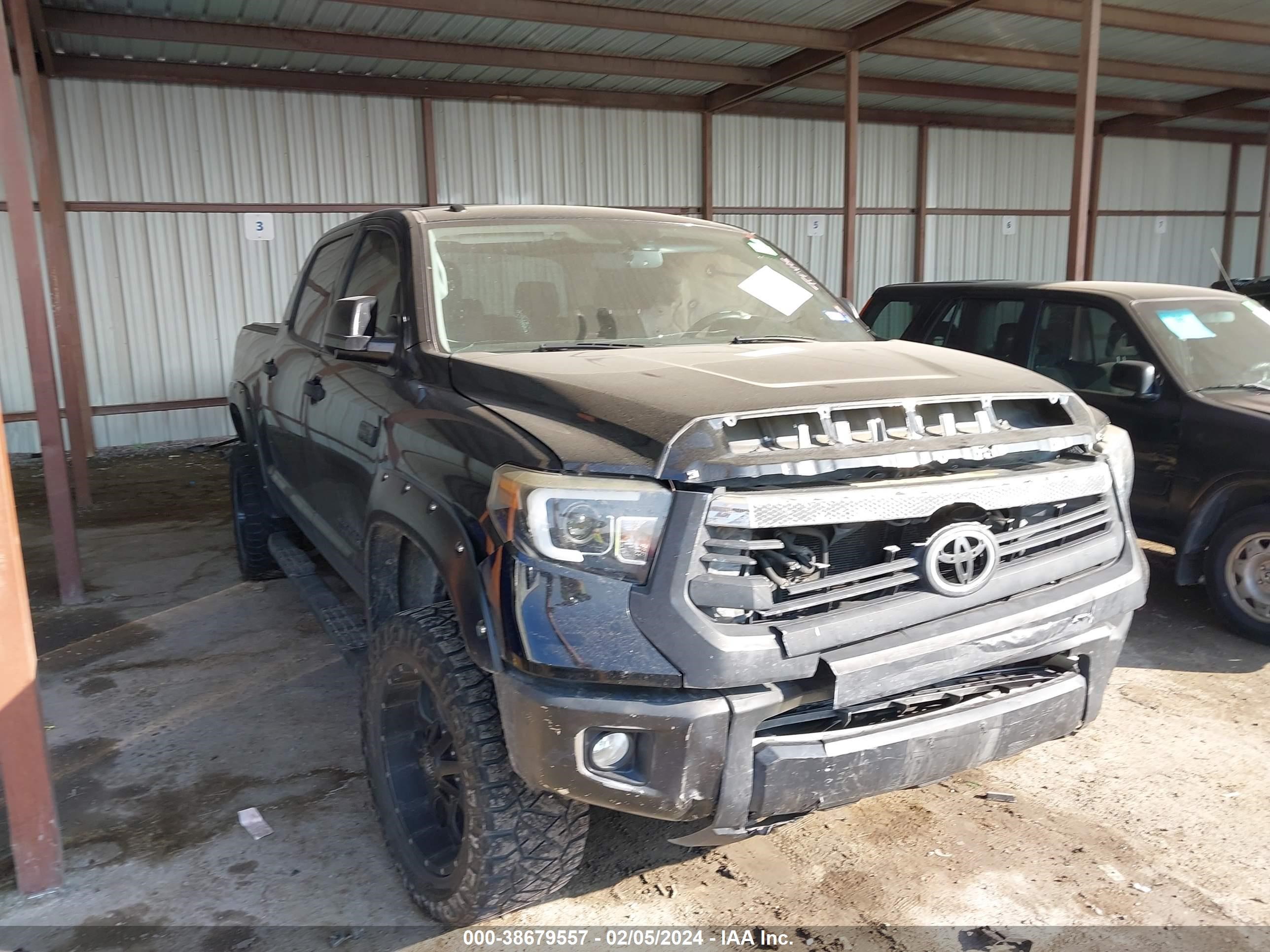 TOYOTA TUNDRA 2017 5tfdw5f13hx606800