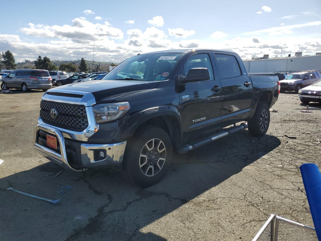 TOYOTA TUNDRA 2018 5tfdw5f15jx702028