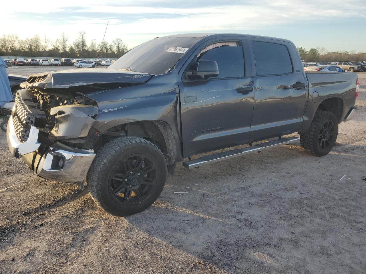 TOYOTA TUNDRA 2018 5tfdw5f16jx718304